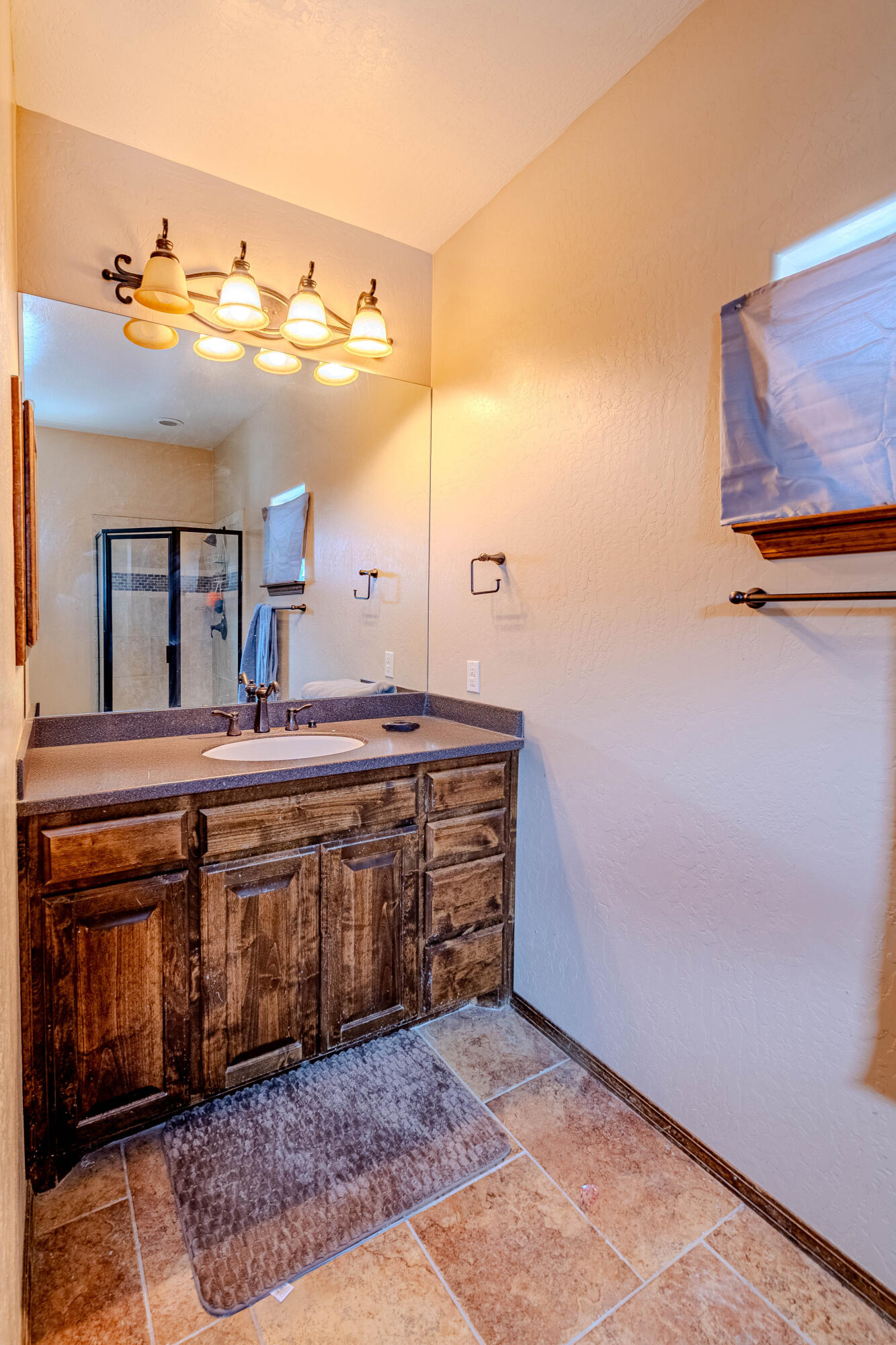 5016 FRONTIER Road NE