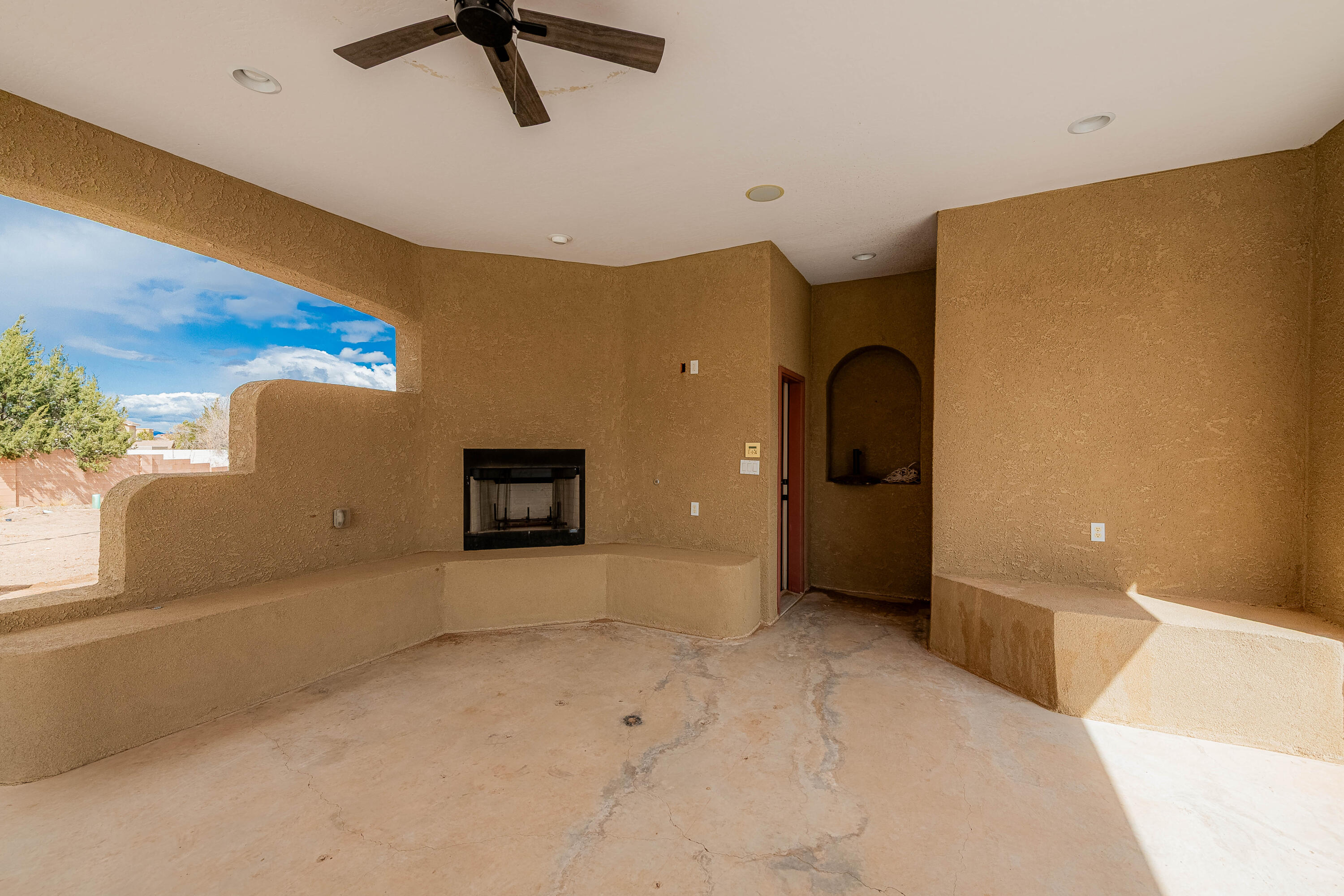 5016 FRONTIER Road NE