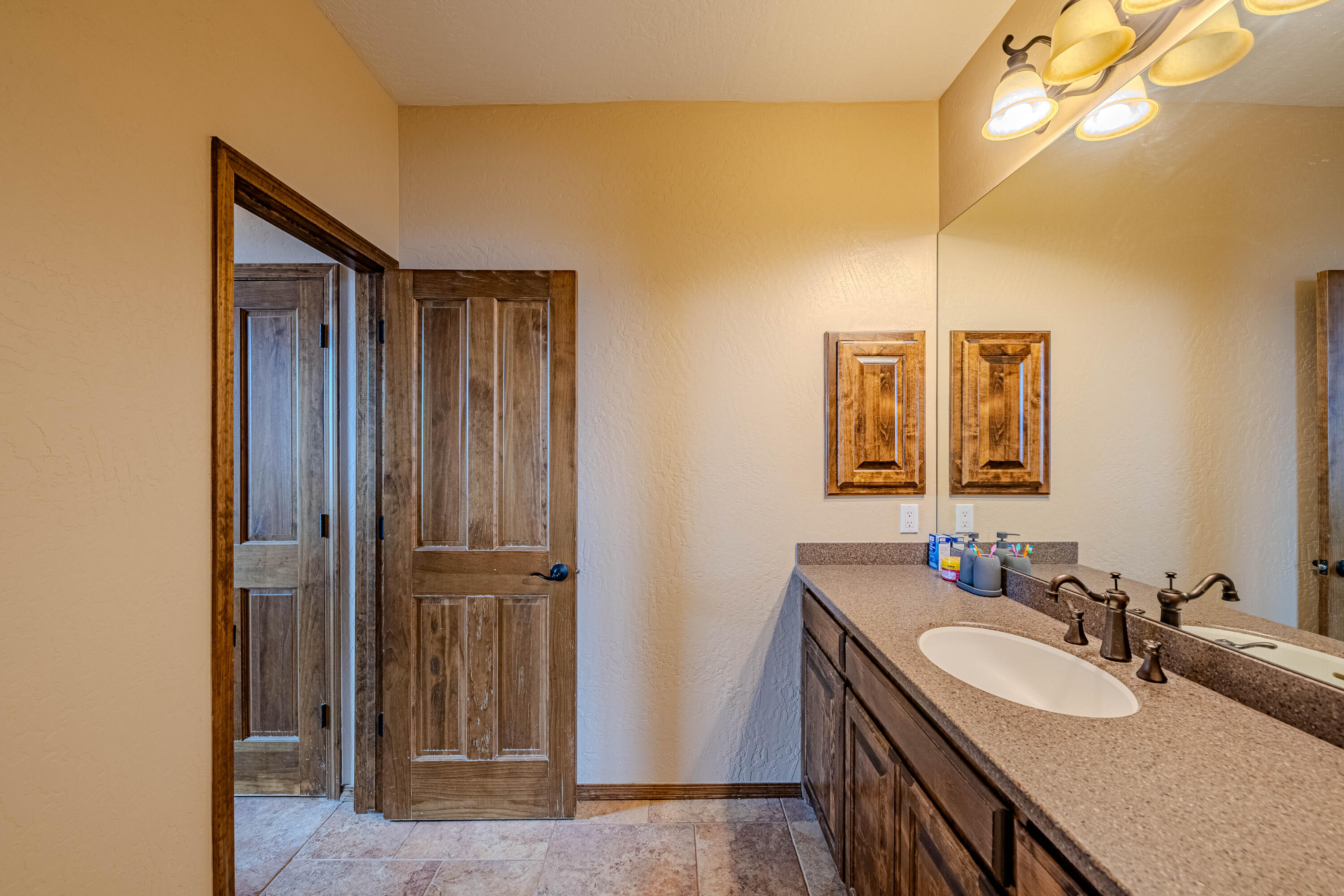 5016 FRONTIER Road NE