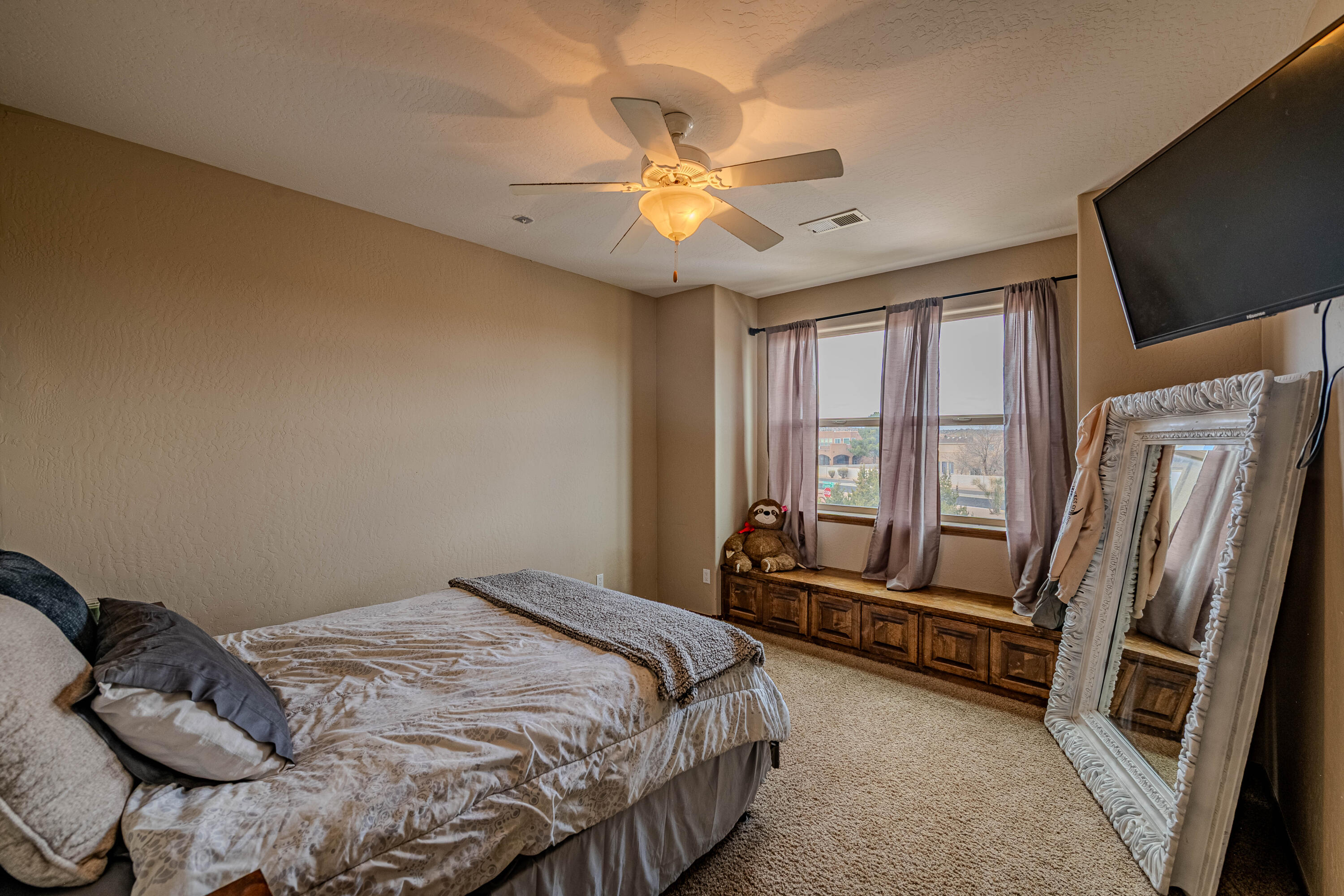 5016 FRONTIER Road NE