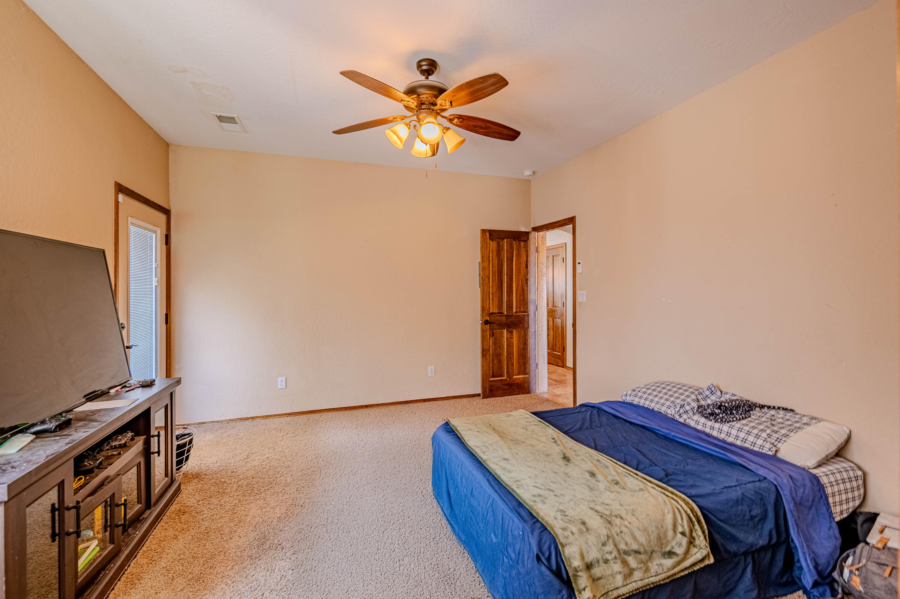 5016 FRONTIER Road NE