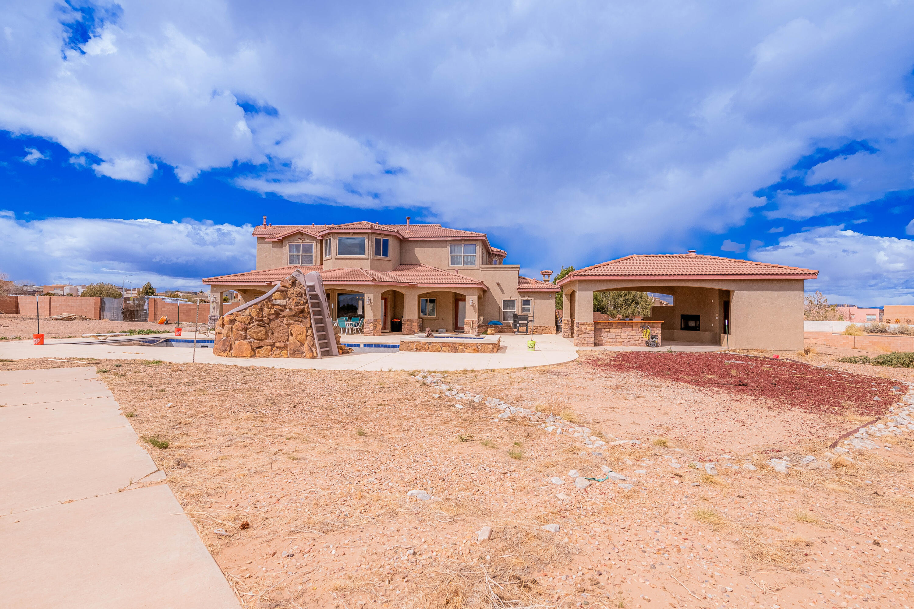 5016 FRONTIER Road NE