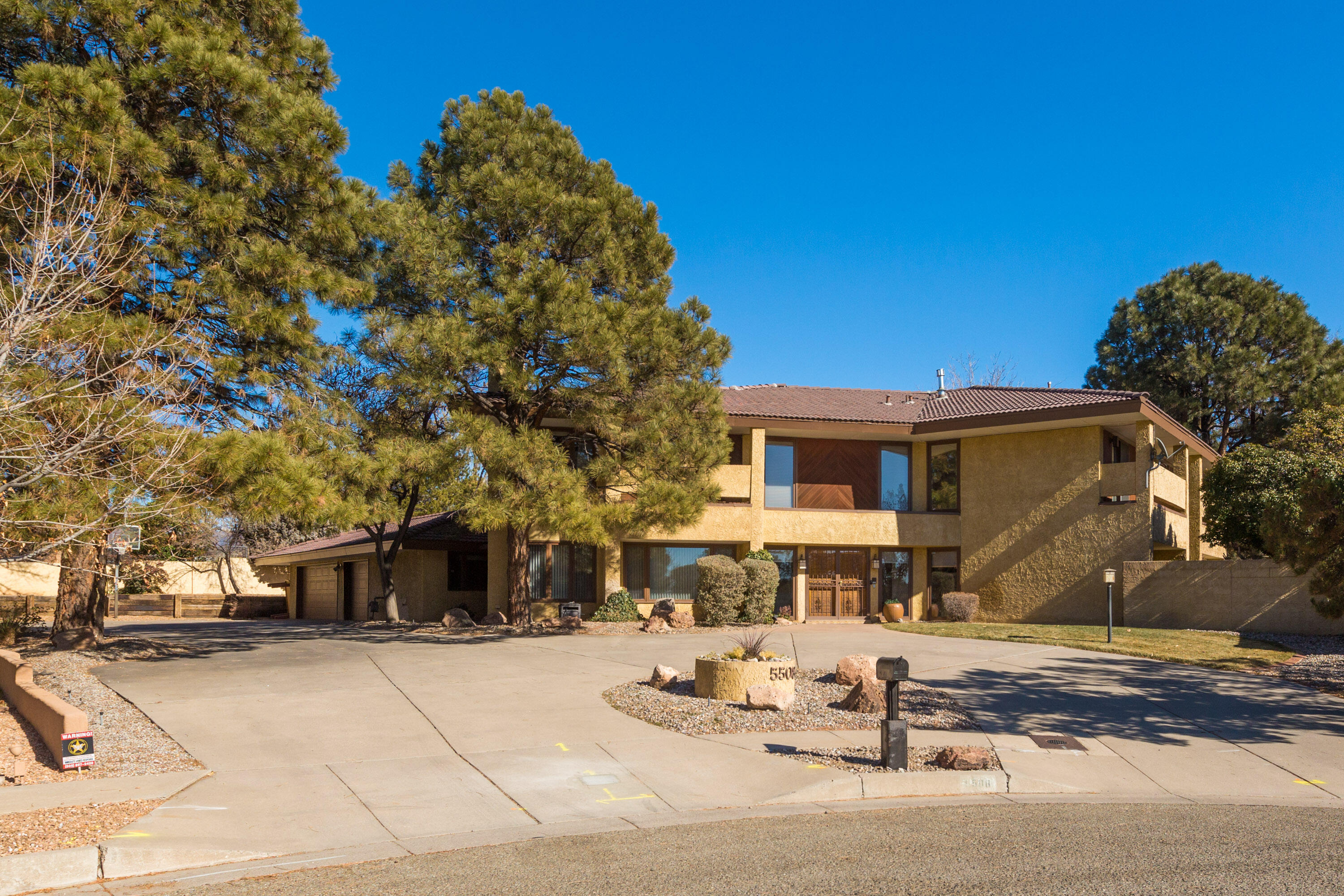 5508 Luna del Oro Court NE