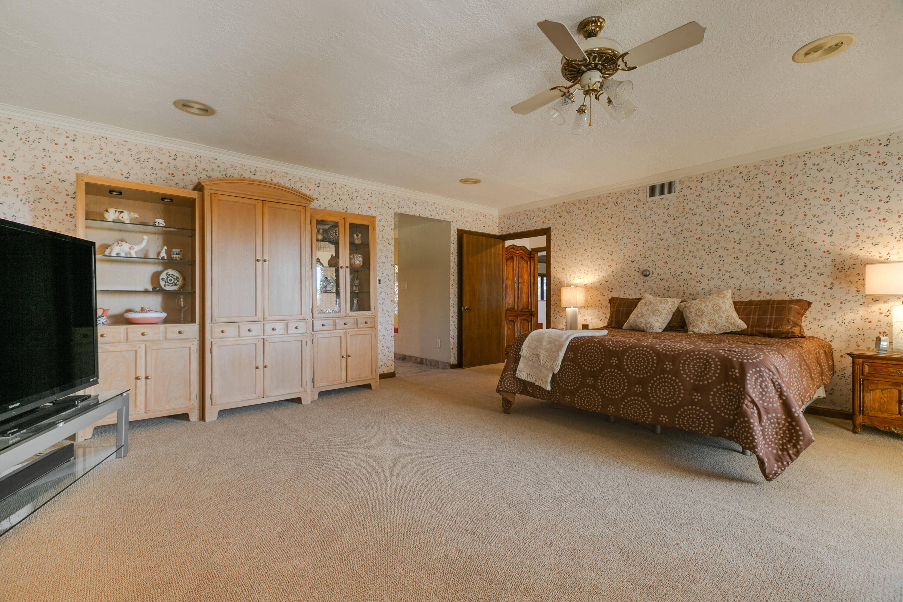5508 Luna del Oro Court NE