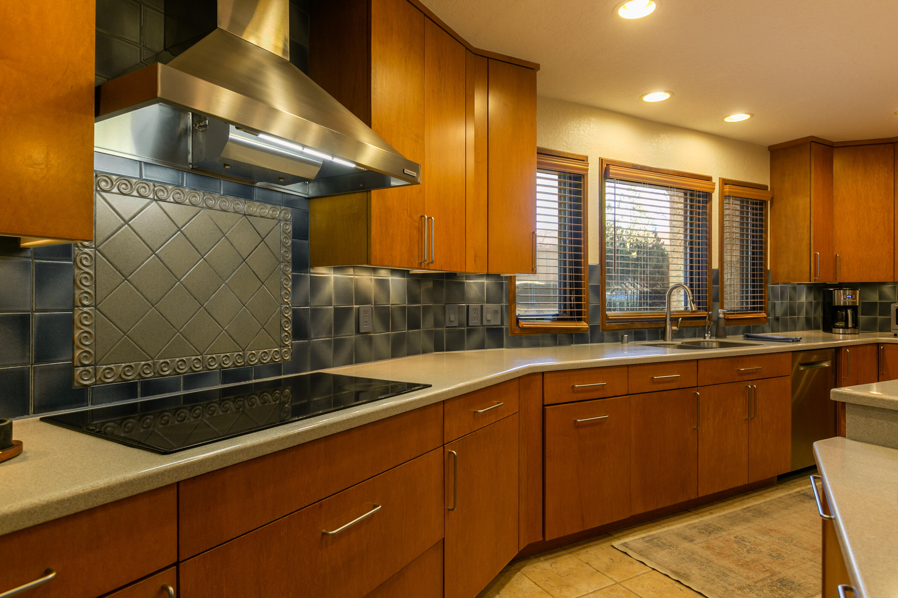 5508 Luna del Oro Court NE