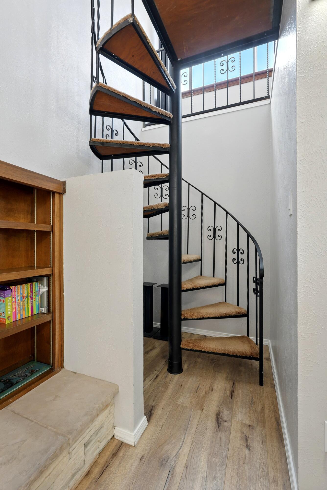 14117 LA CUEVA Avenue NE