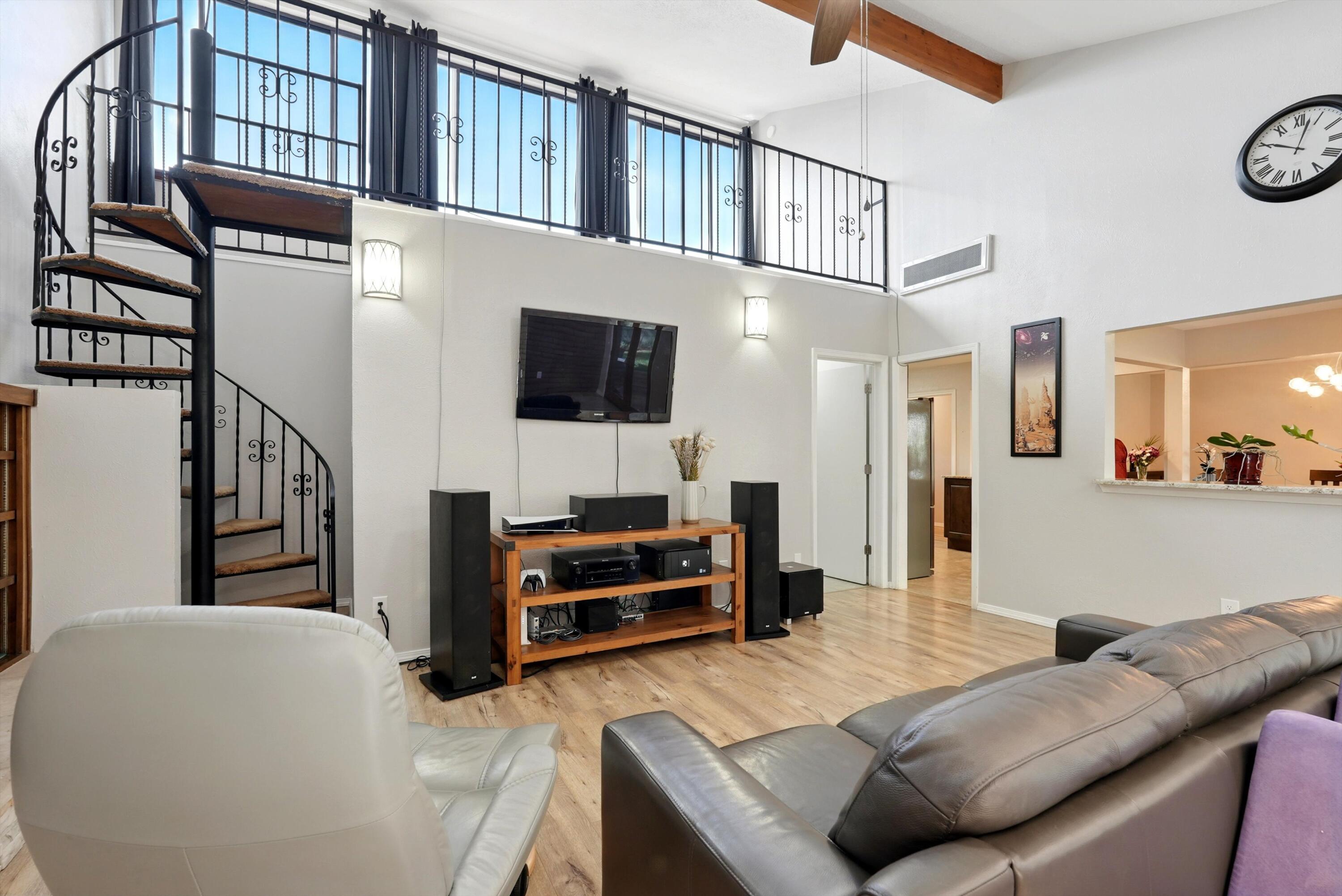 14117 LA CUEVA Avenue NE