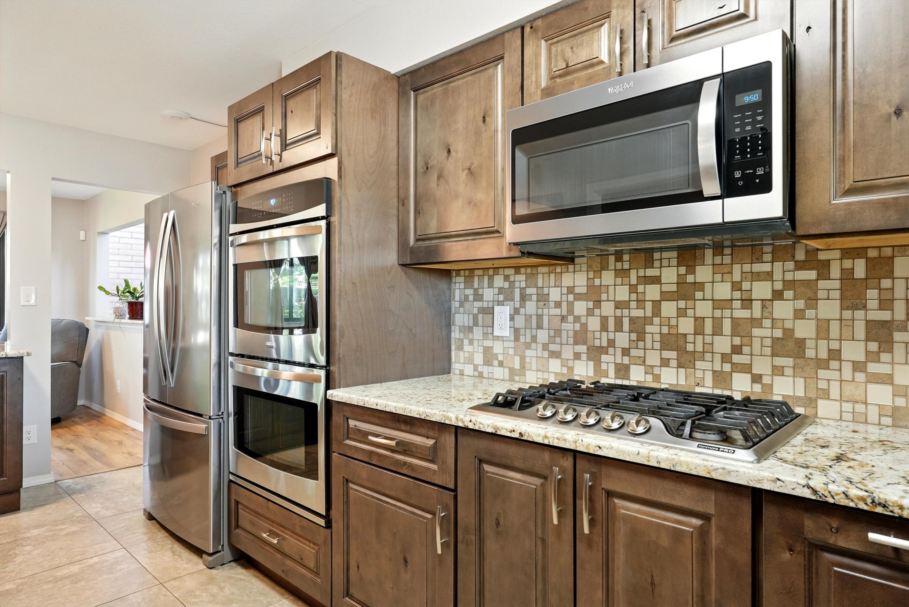 14117 LA CUEVA Avenue NE