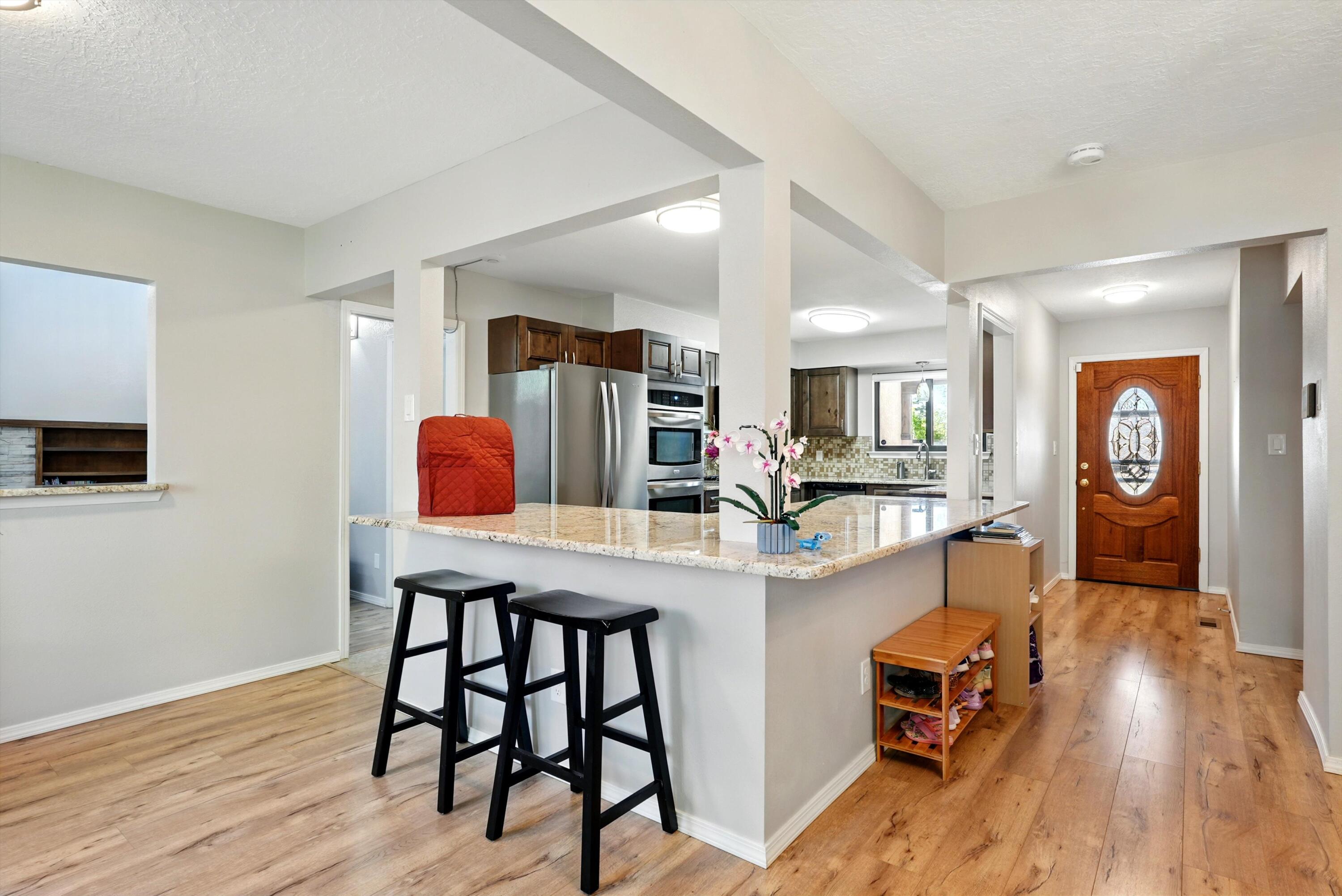 14117 LA CUEVA Avenue NE