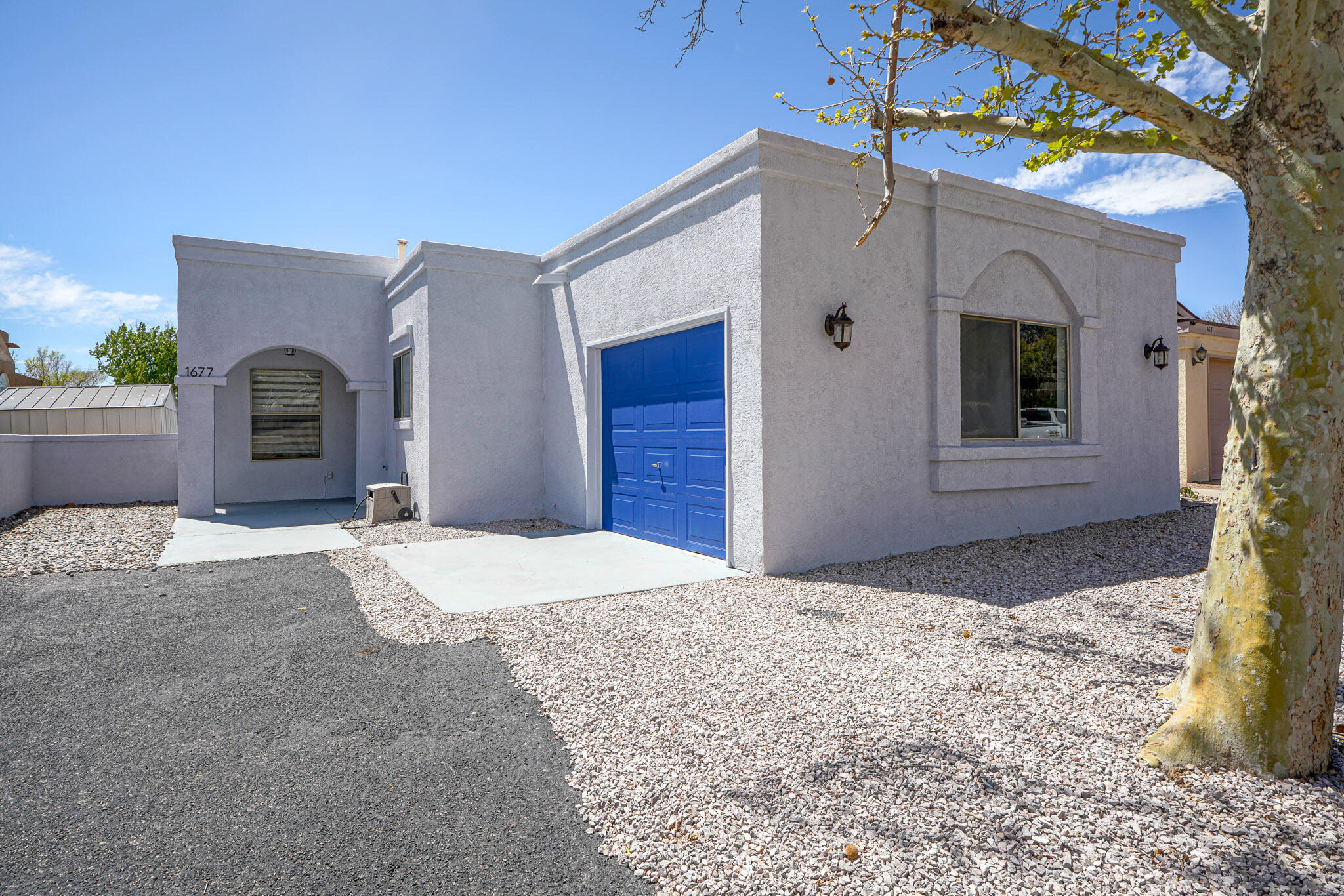 1677 SKYVIEW Circle NE