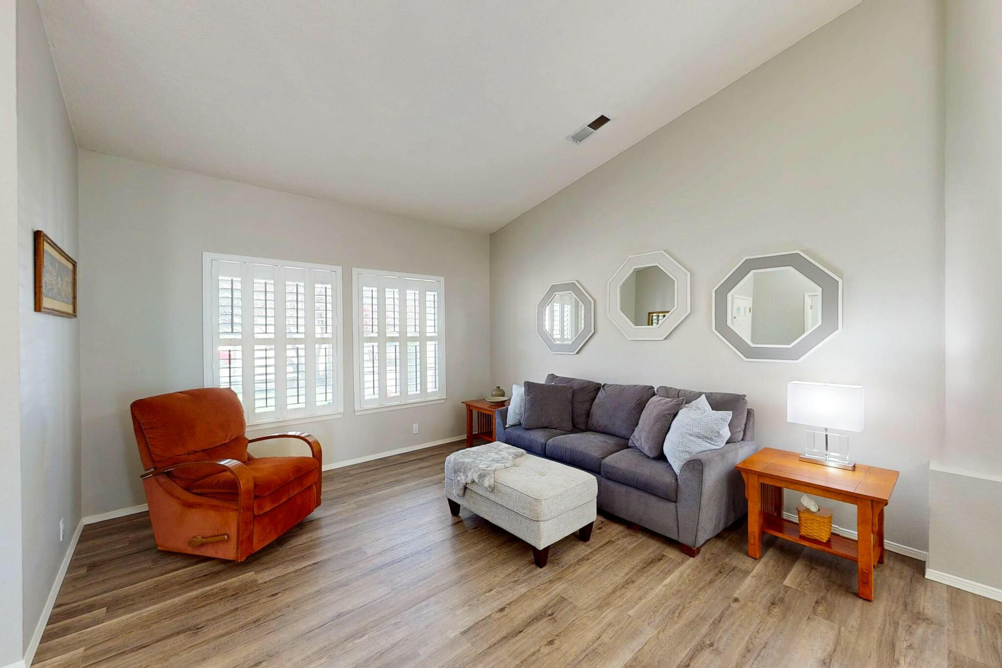 8401 HELEN HARDIN Street NE