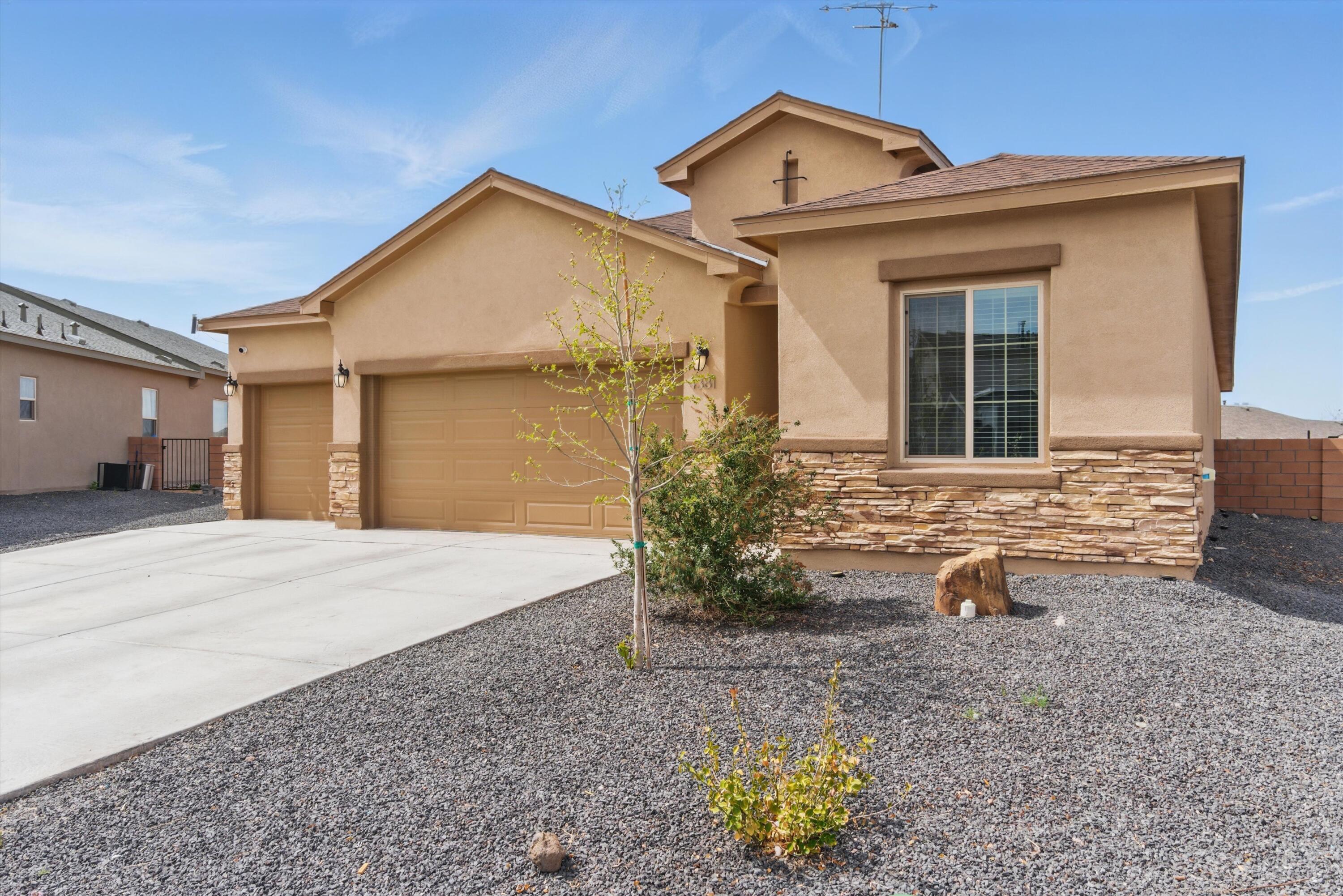 4381 BALD EAGLE Loop NE