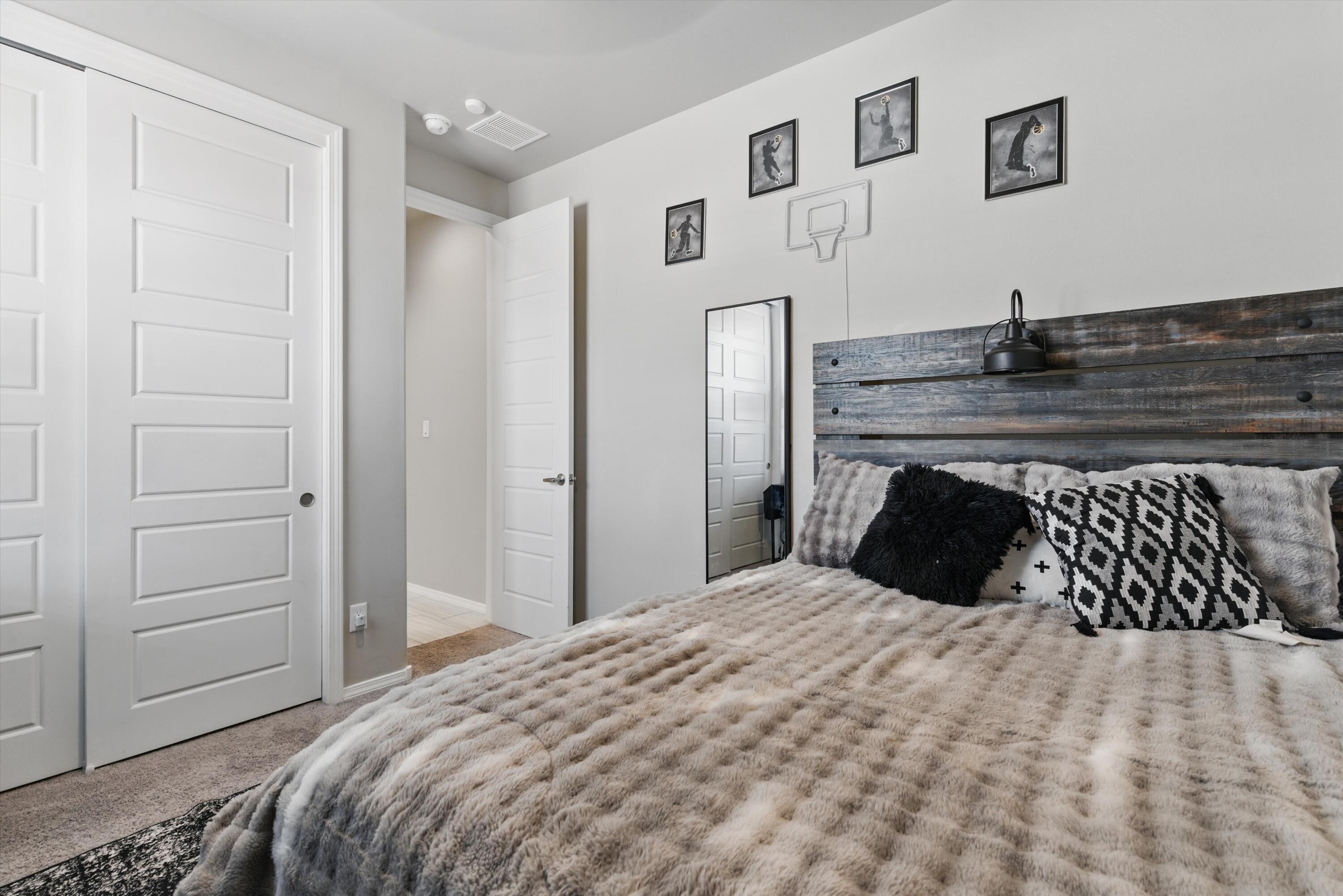 4381 BALD EAGLE Loop NE