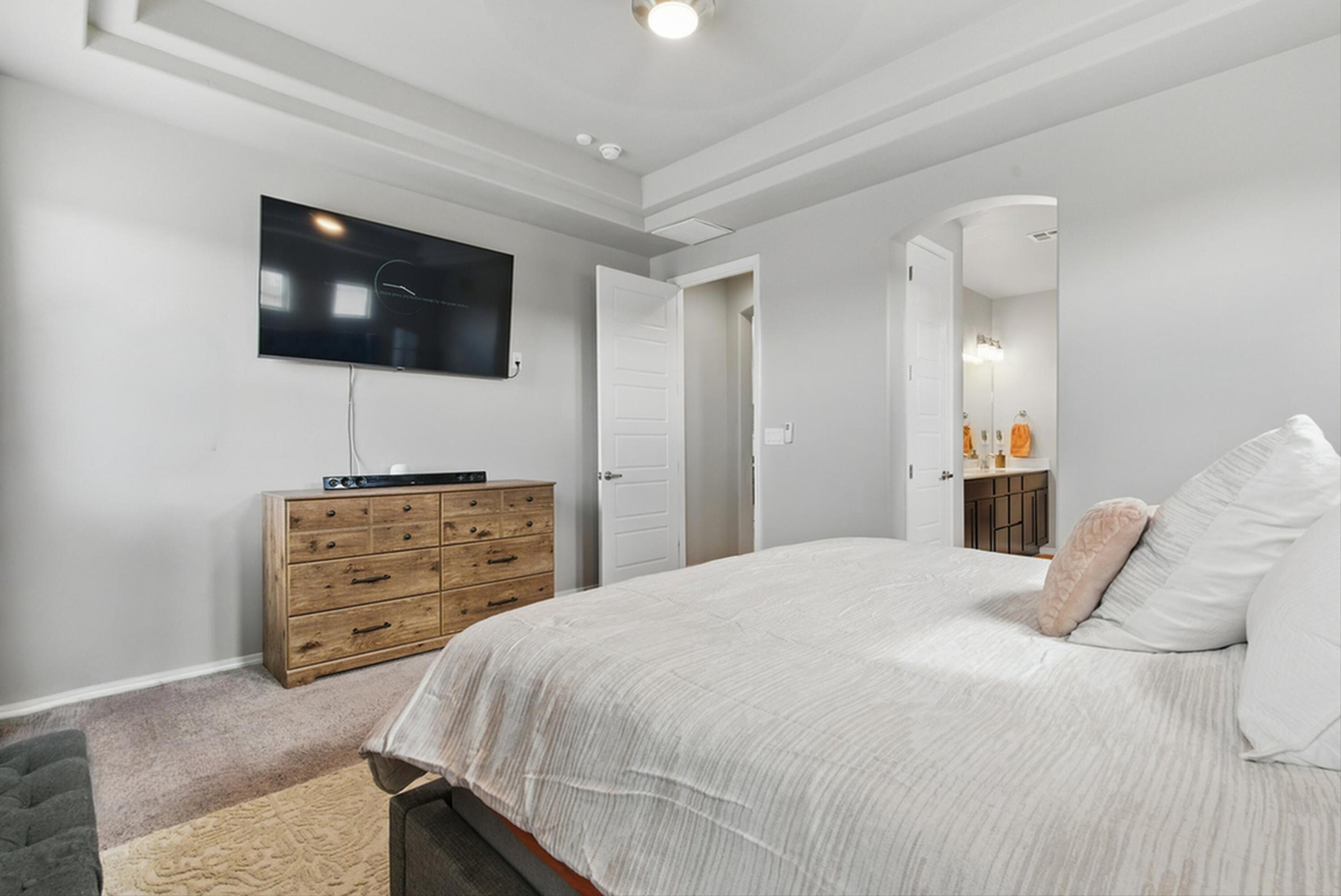 4381 BALD EAGLE Loop NE