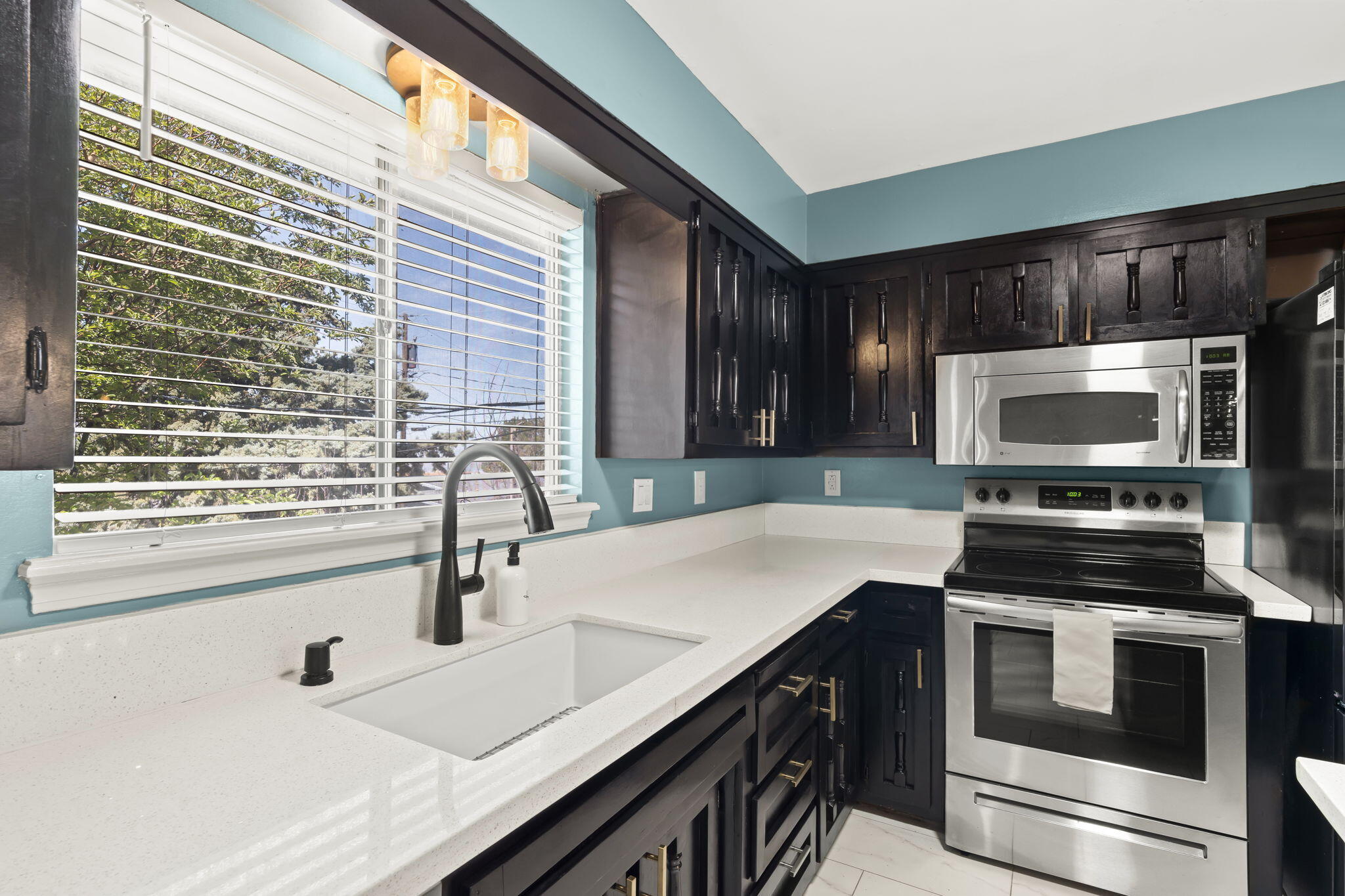 13212 MONTGOMERY Boulevard NE
