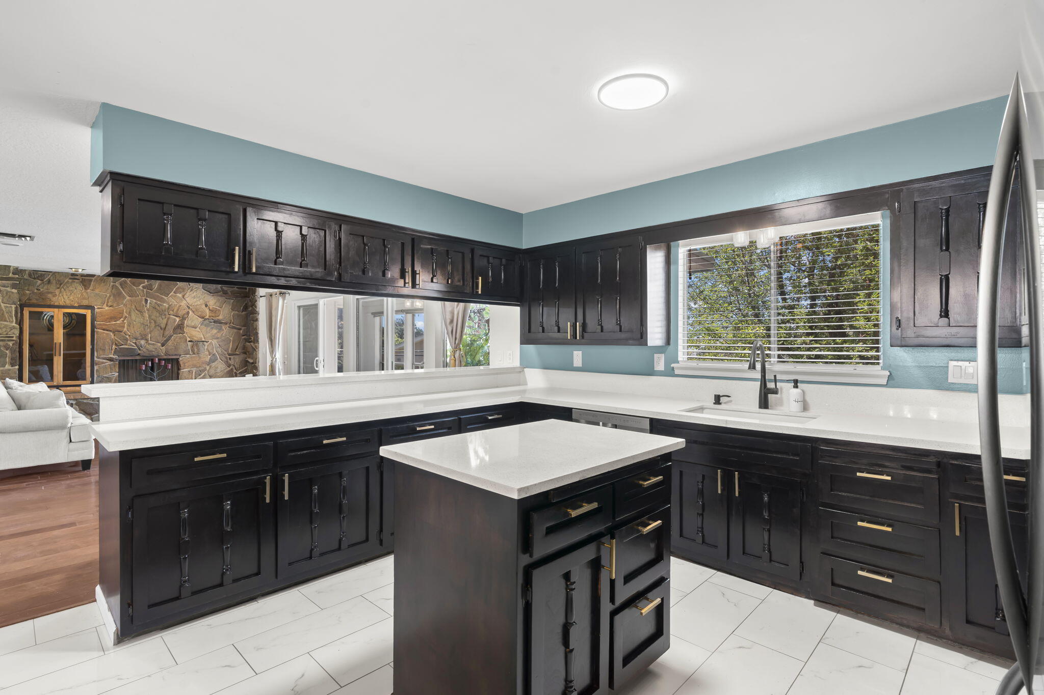 13212 MONTGOMERY Boulevard NE
