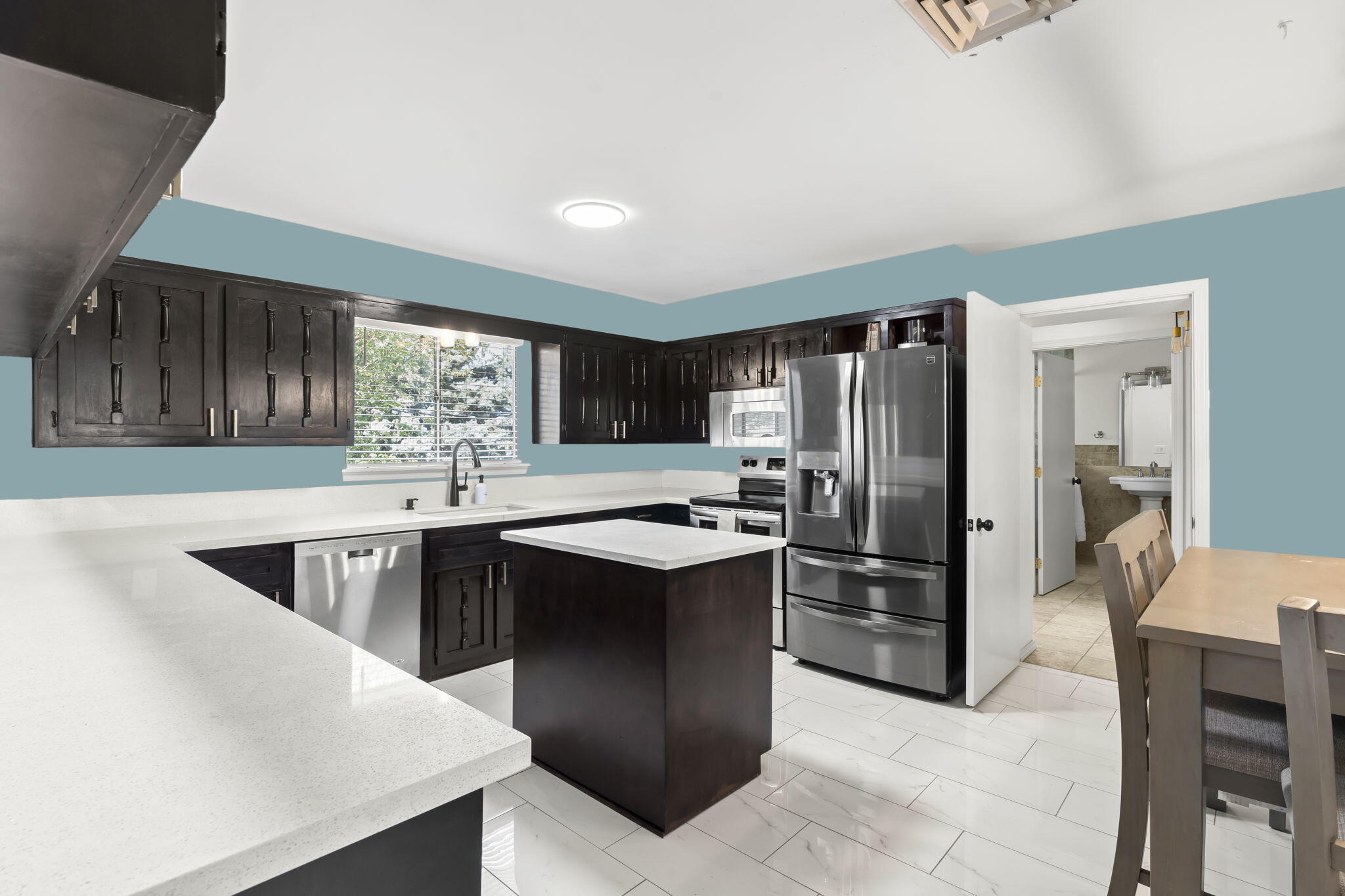 13212 MONTGOMERY Boulevard NE