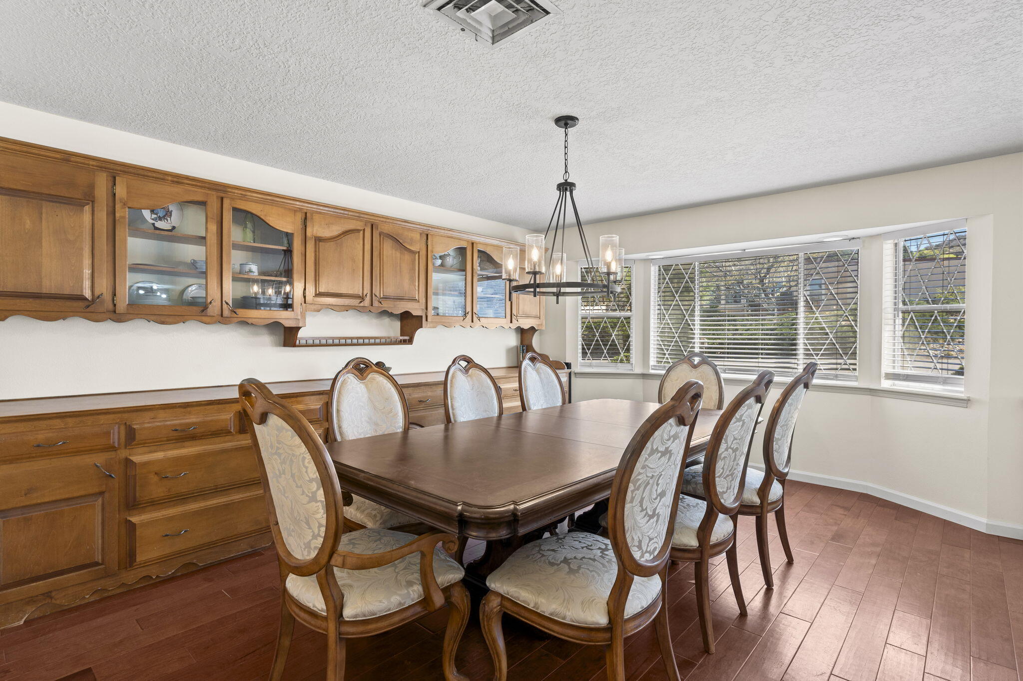 13212 MONTGOMERY Boulevard NE