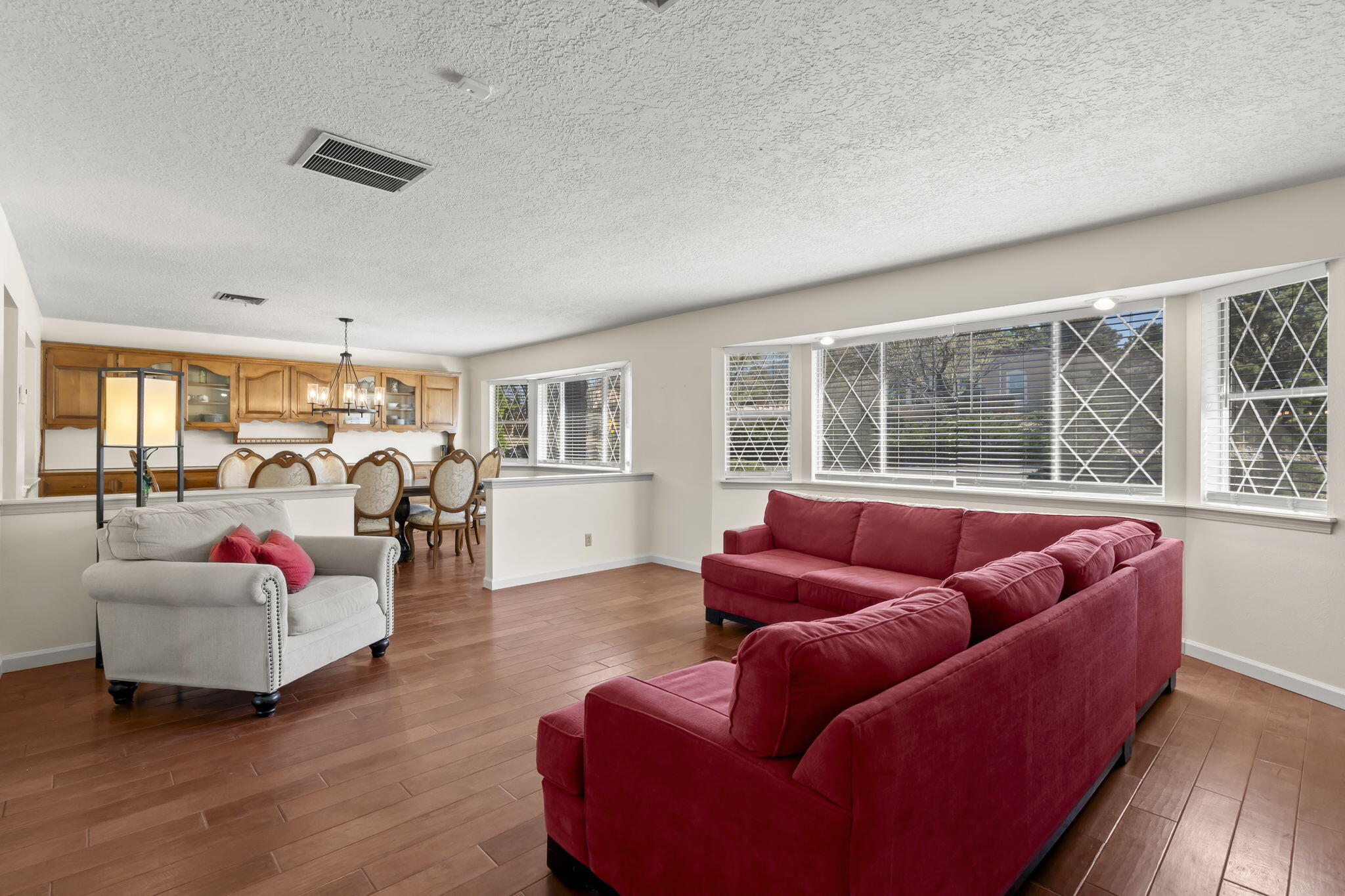 13212 MONTGOMERY Boulevard NE