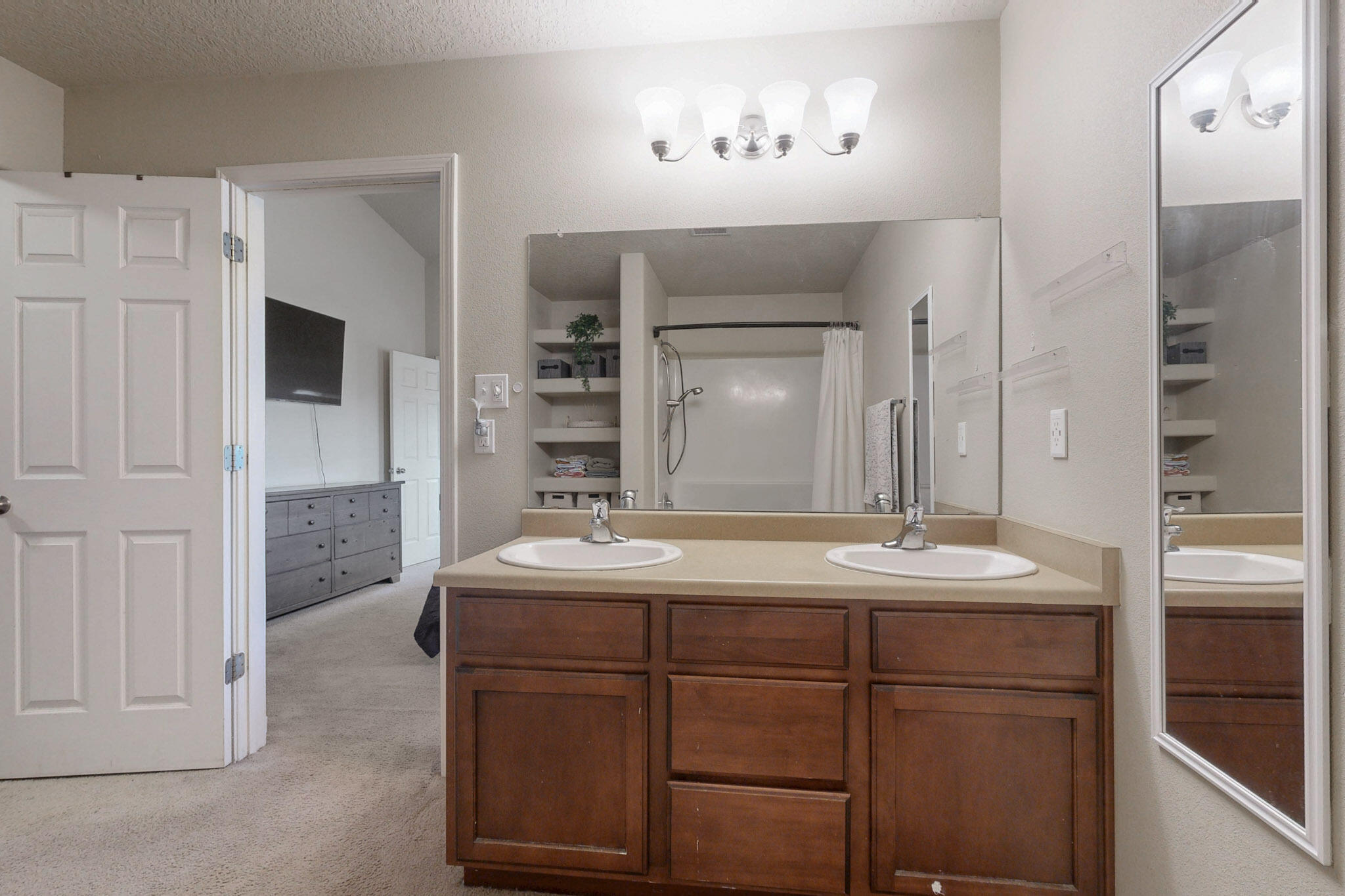 7012 CANYON CLIFF Road NW