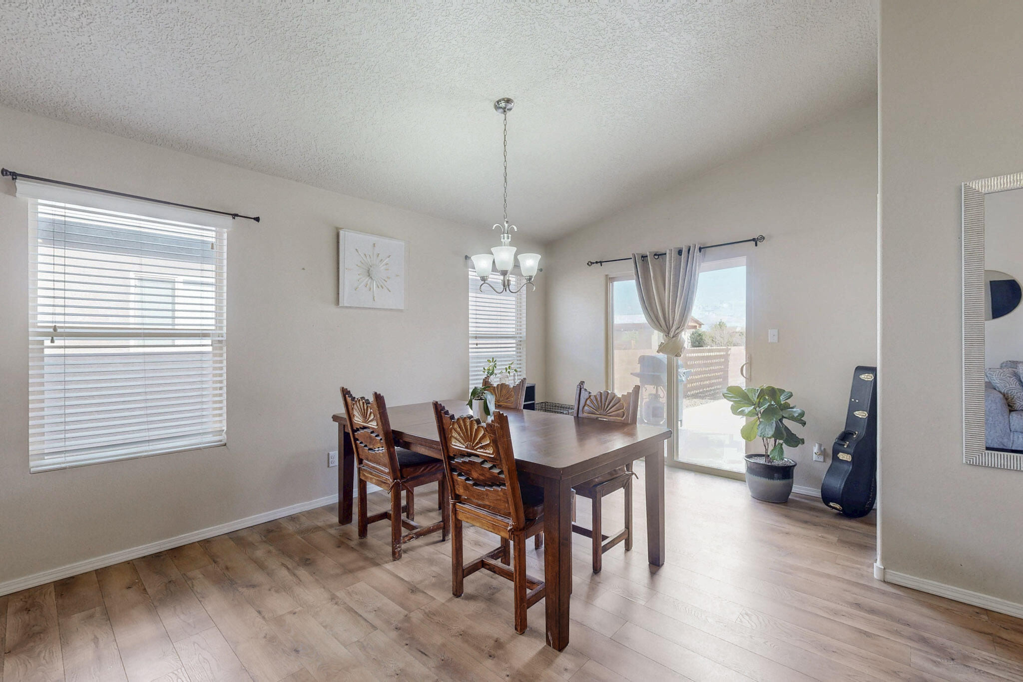 7012 CANYON CLIFF Road NW