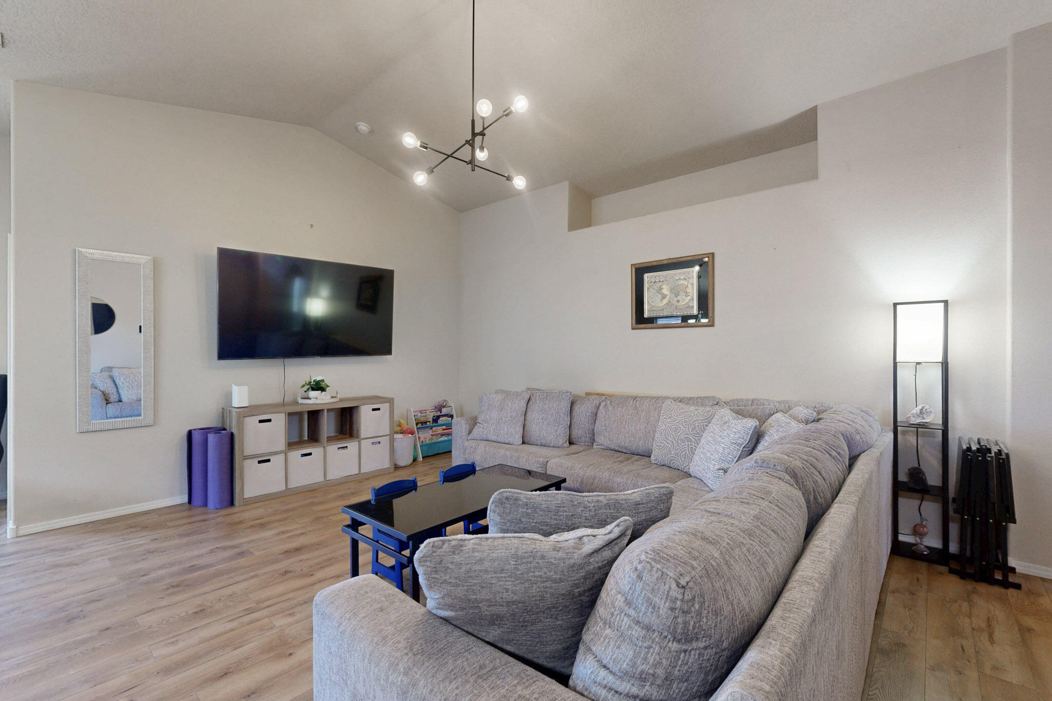 7012 CANYON CLIFF Road NW