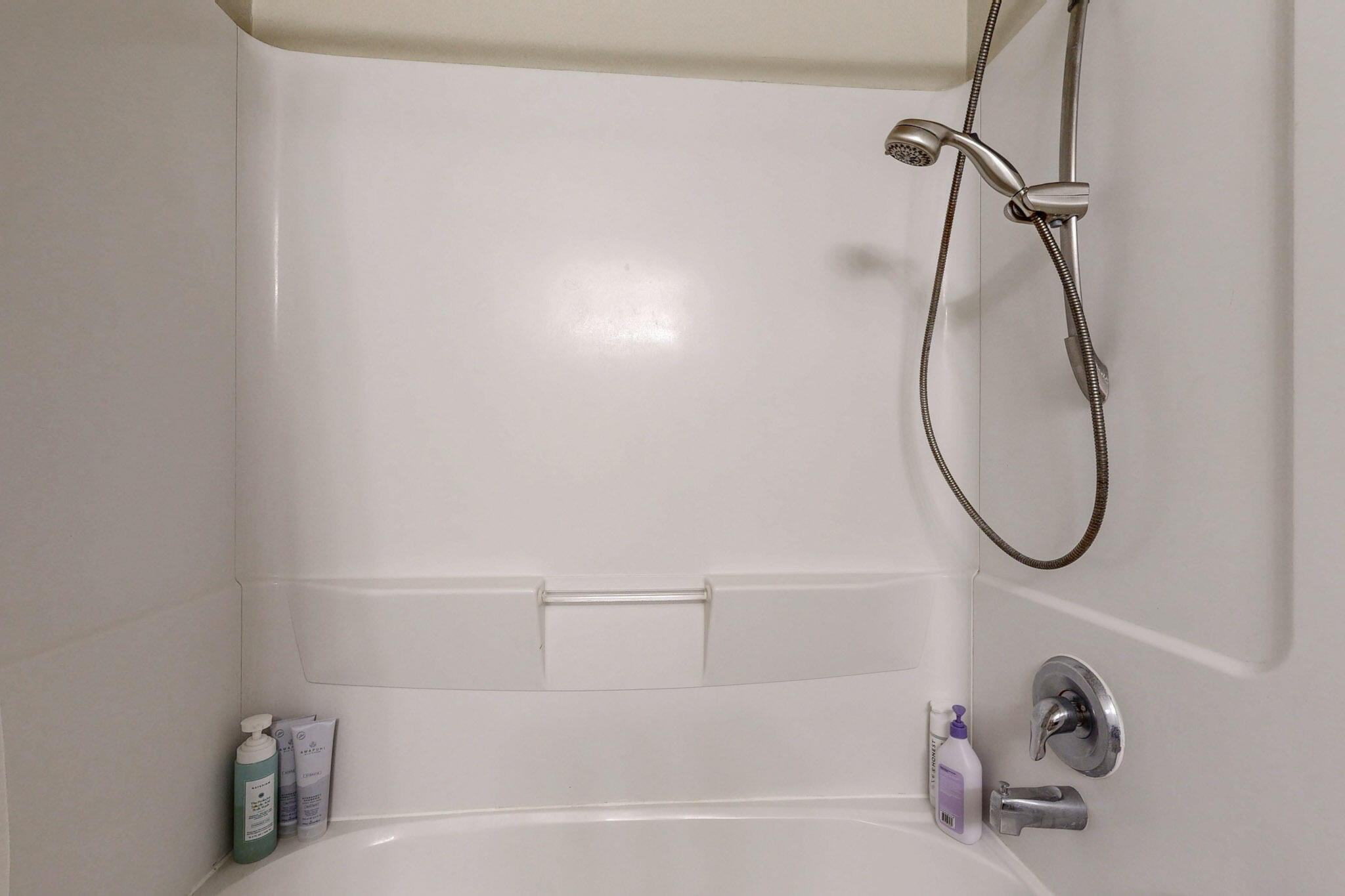 7012 CANYON CLIFF Road NW