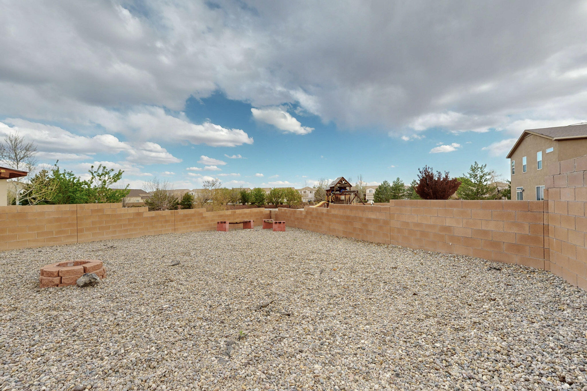 7012 CANYON CLIFF Road NW