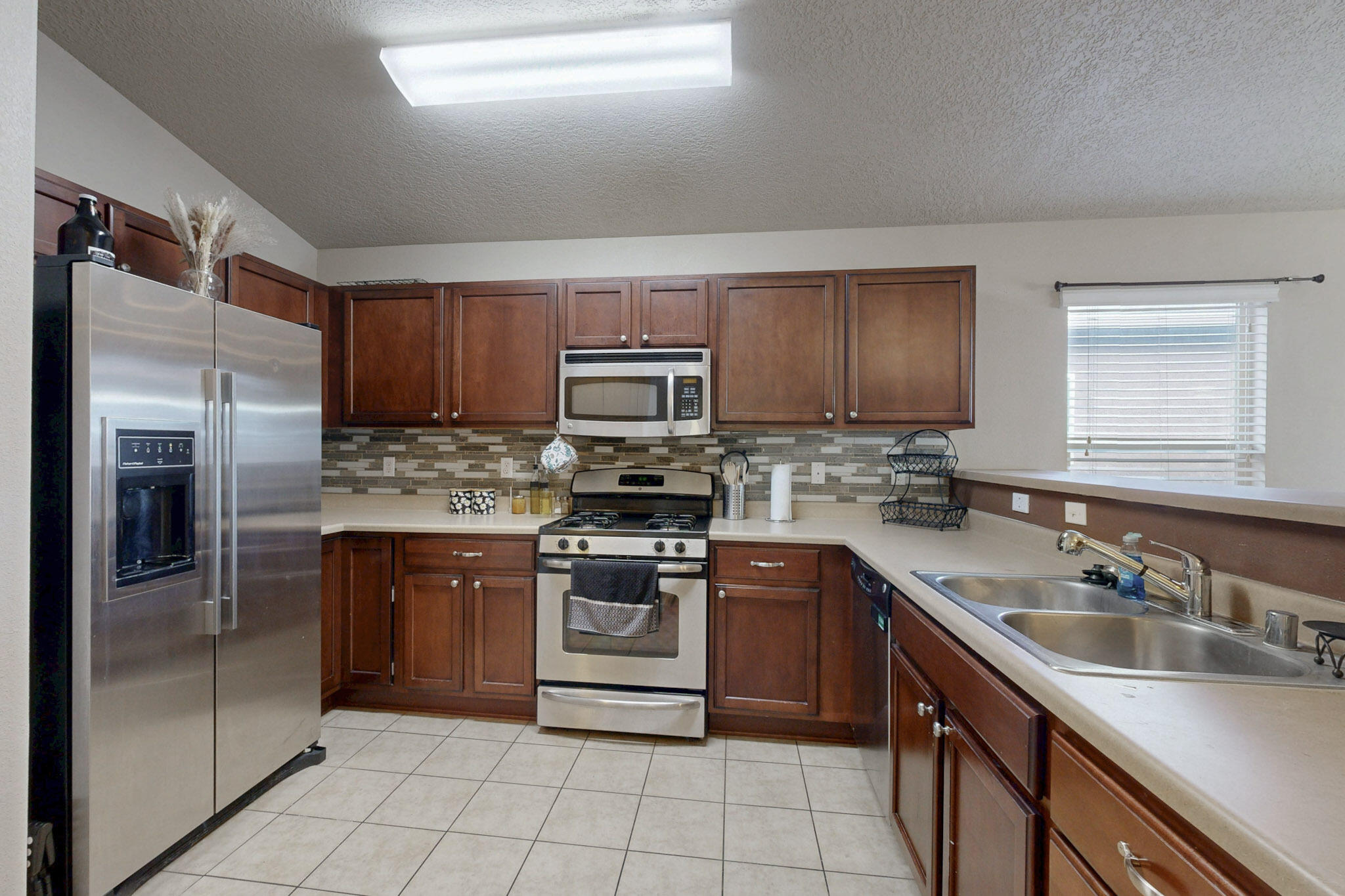 7012 CANYON CLIFF Road NW