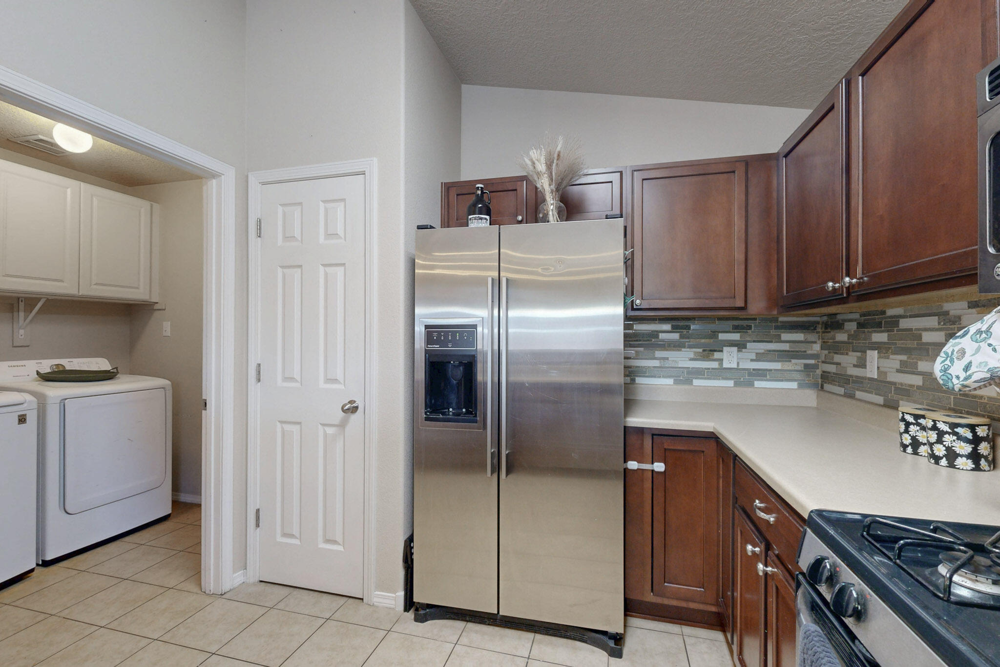 7012 CANYON CLIFF Road NW