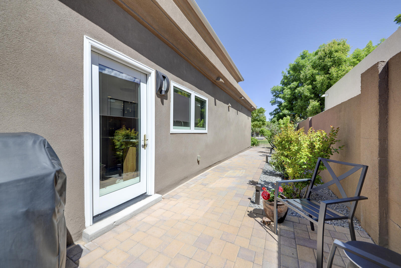 10009 BARRINSON NE