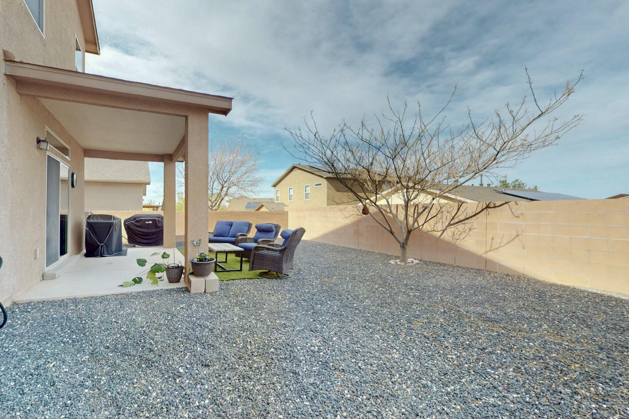1842 BUCKSKIN Loop NE