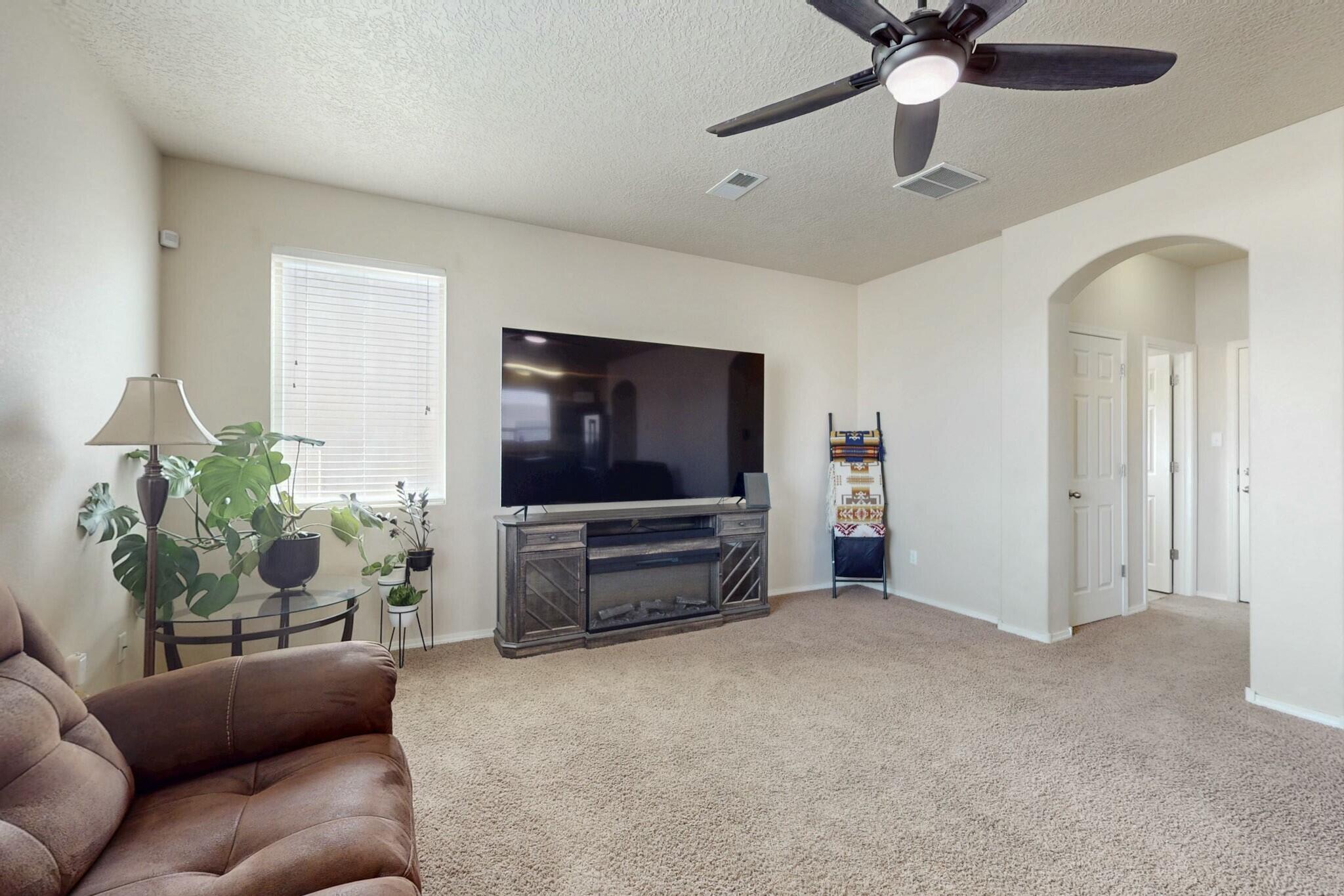 1842 BUCKSKIN Loop NE