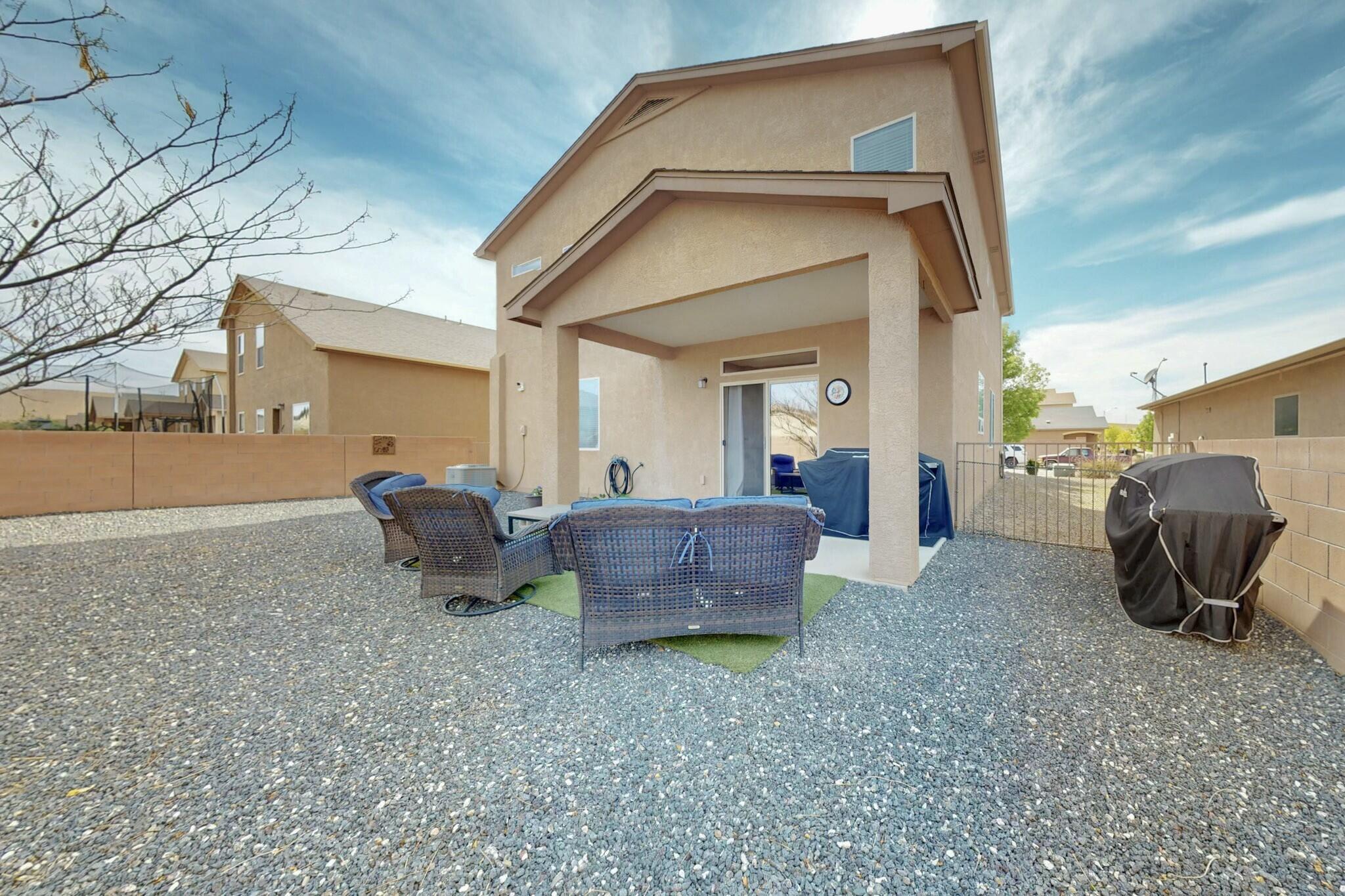 1842 BUCKSKIN Loop NE