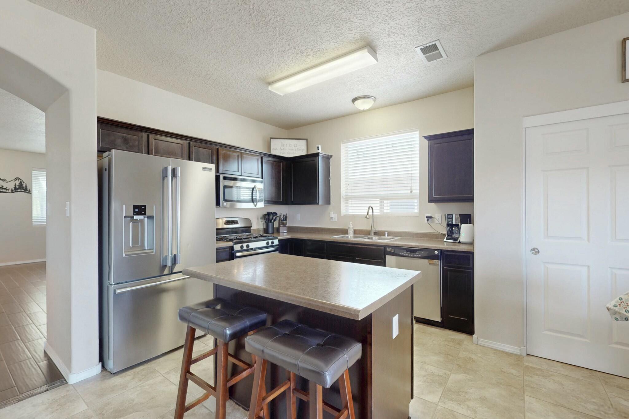 1842 BUCKSKIN Loop NE