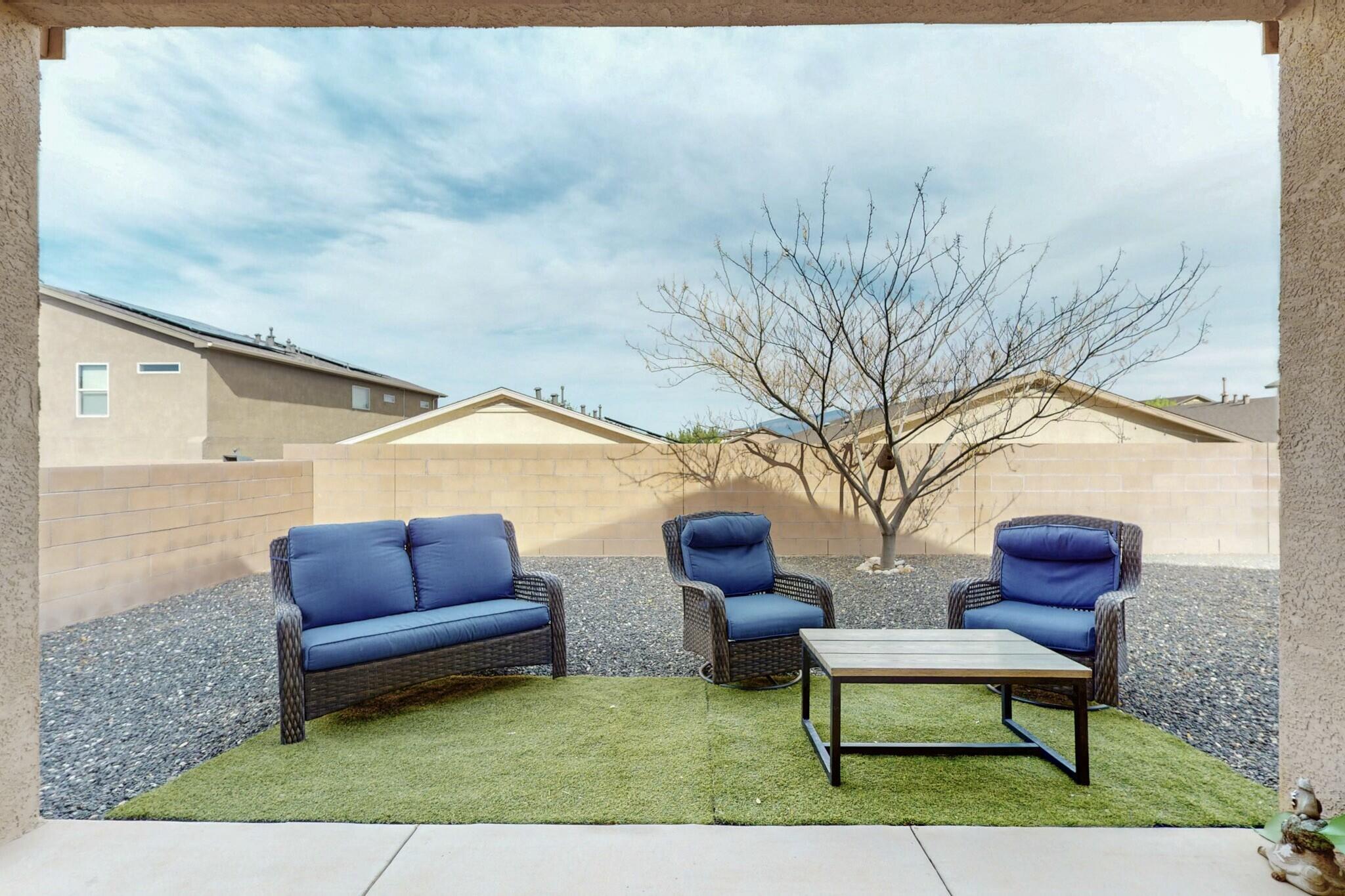 1842 BUCKSKIN Loop NE