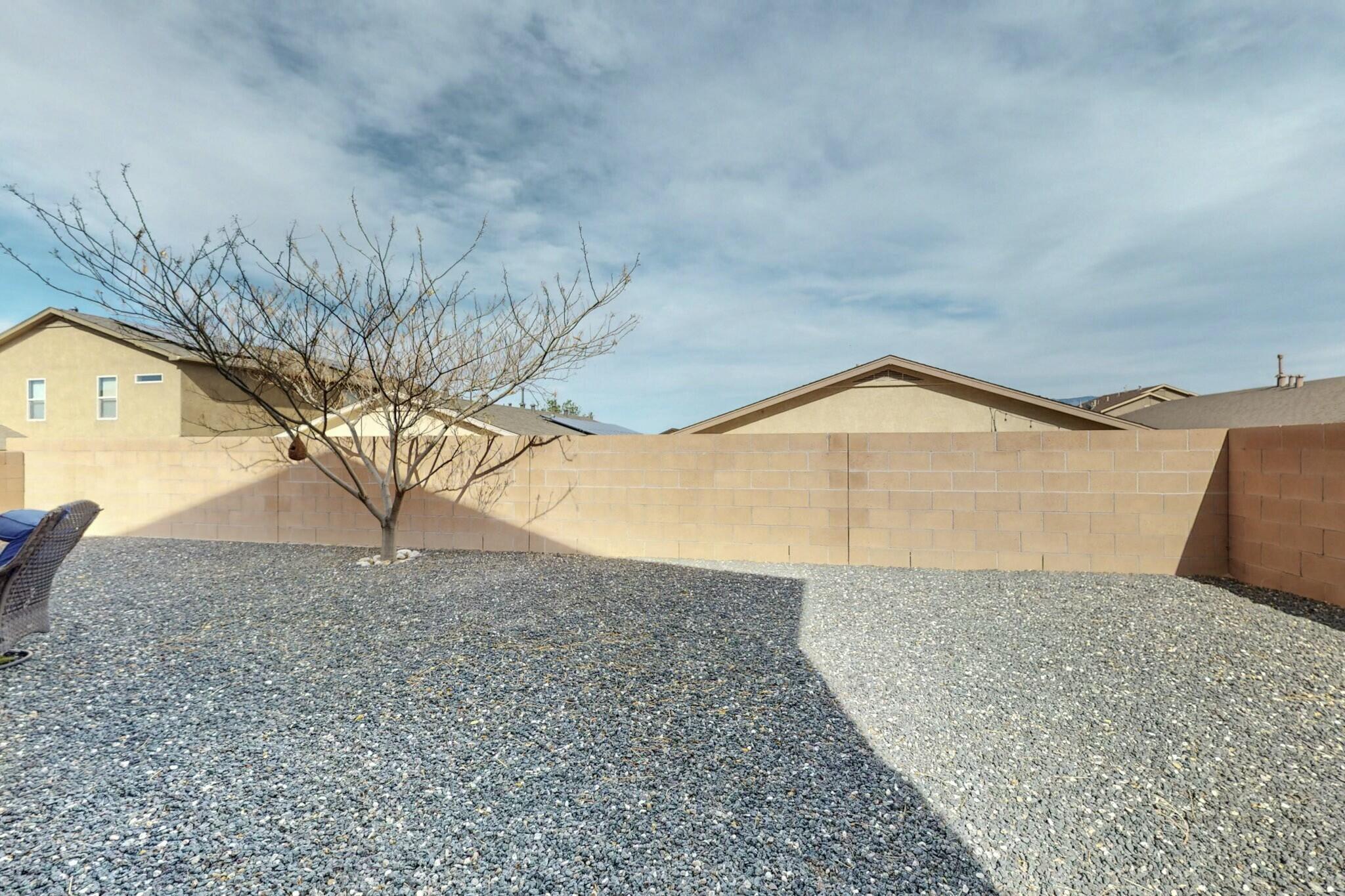 1842 BUCKSKIN Loop NE