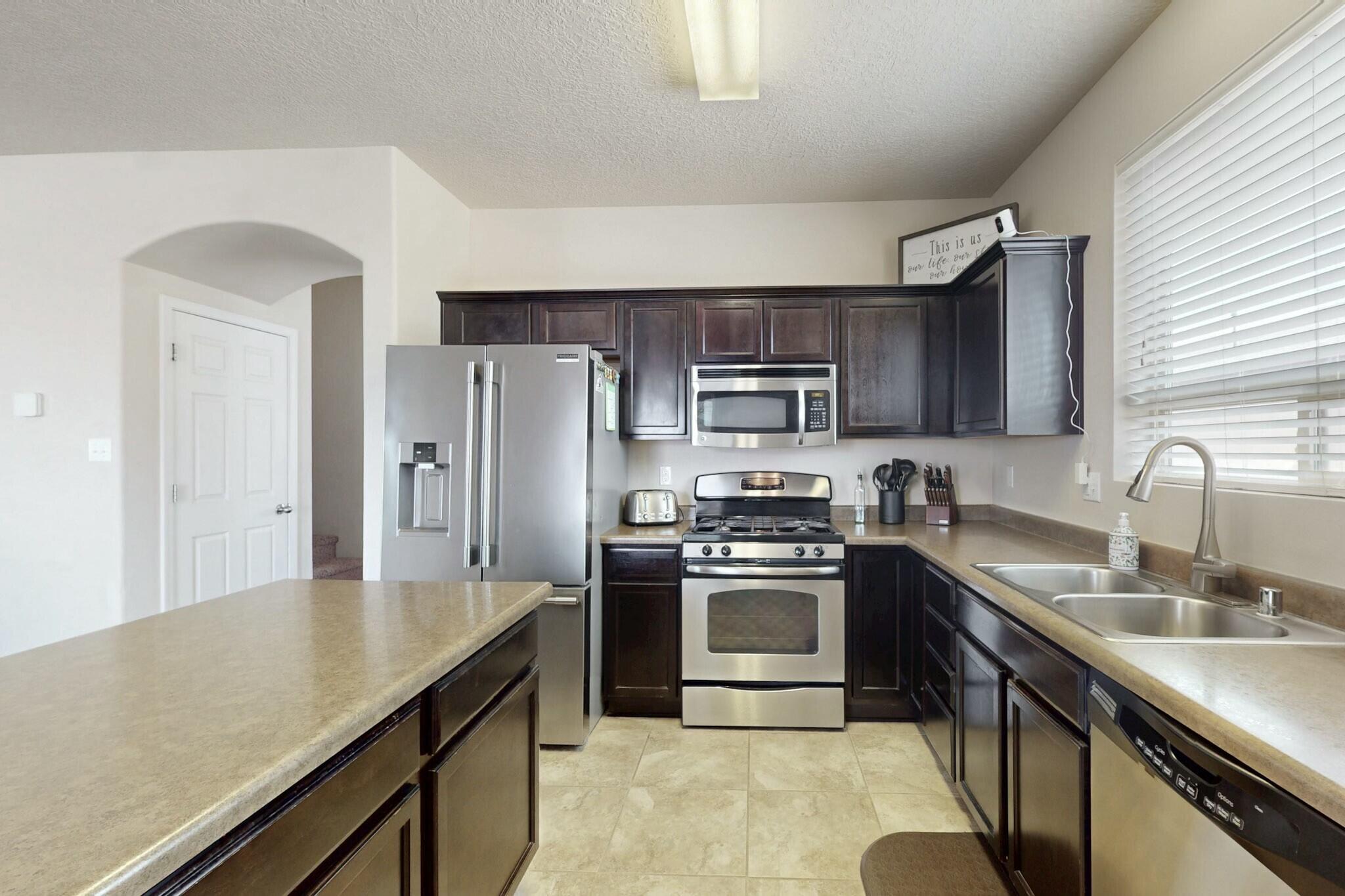 1842 BUCKSKIN Loop NE