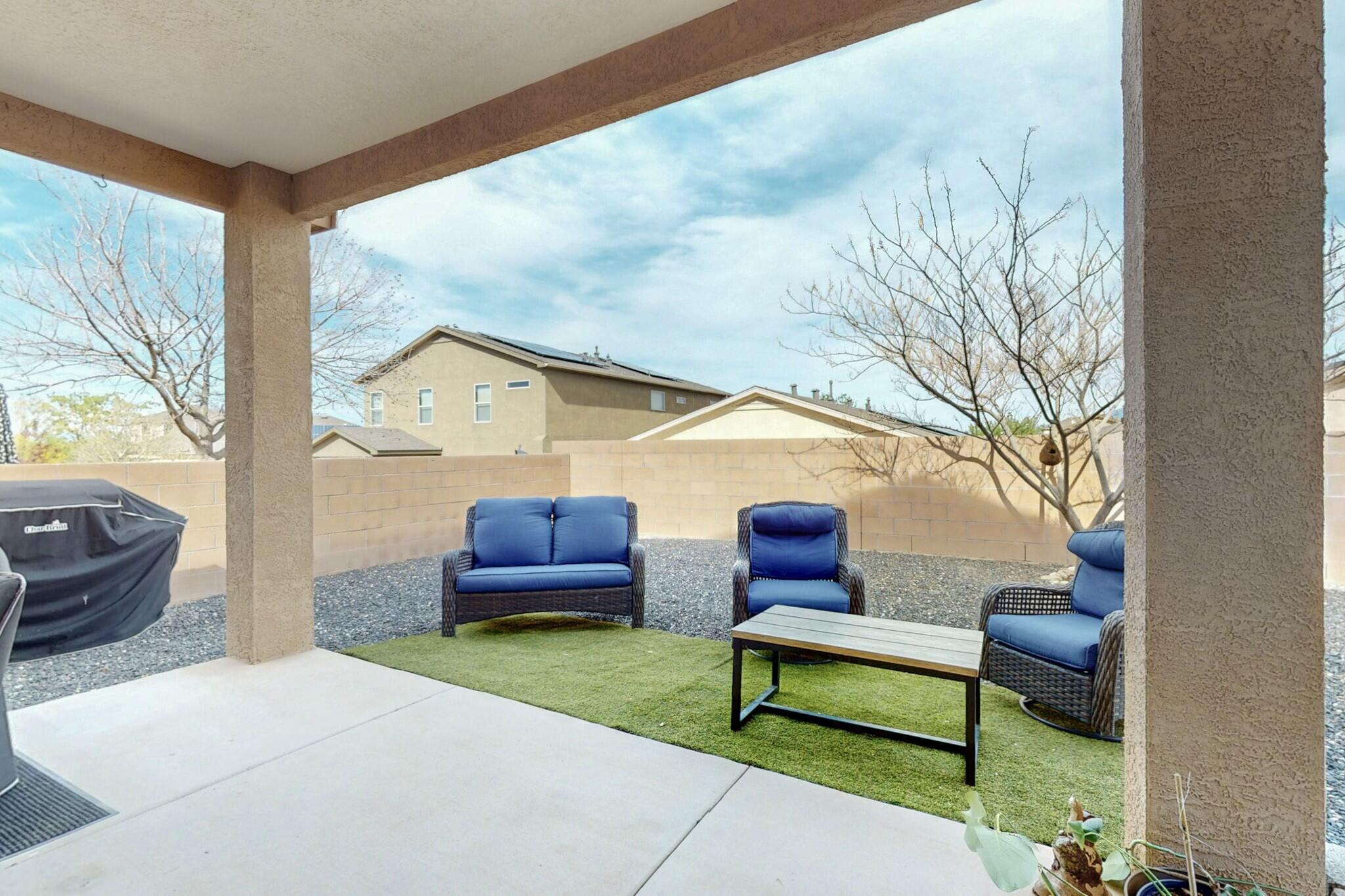 1842 BUCKSKIN Loop NE