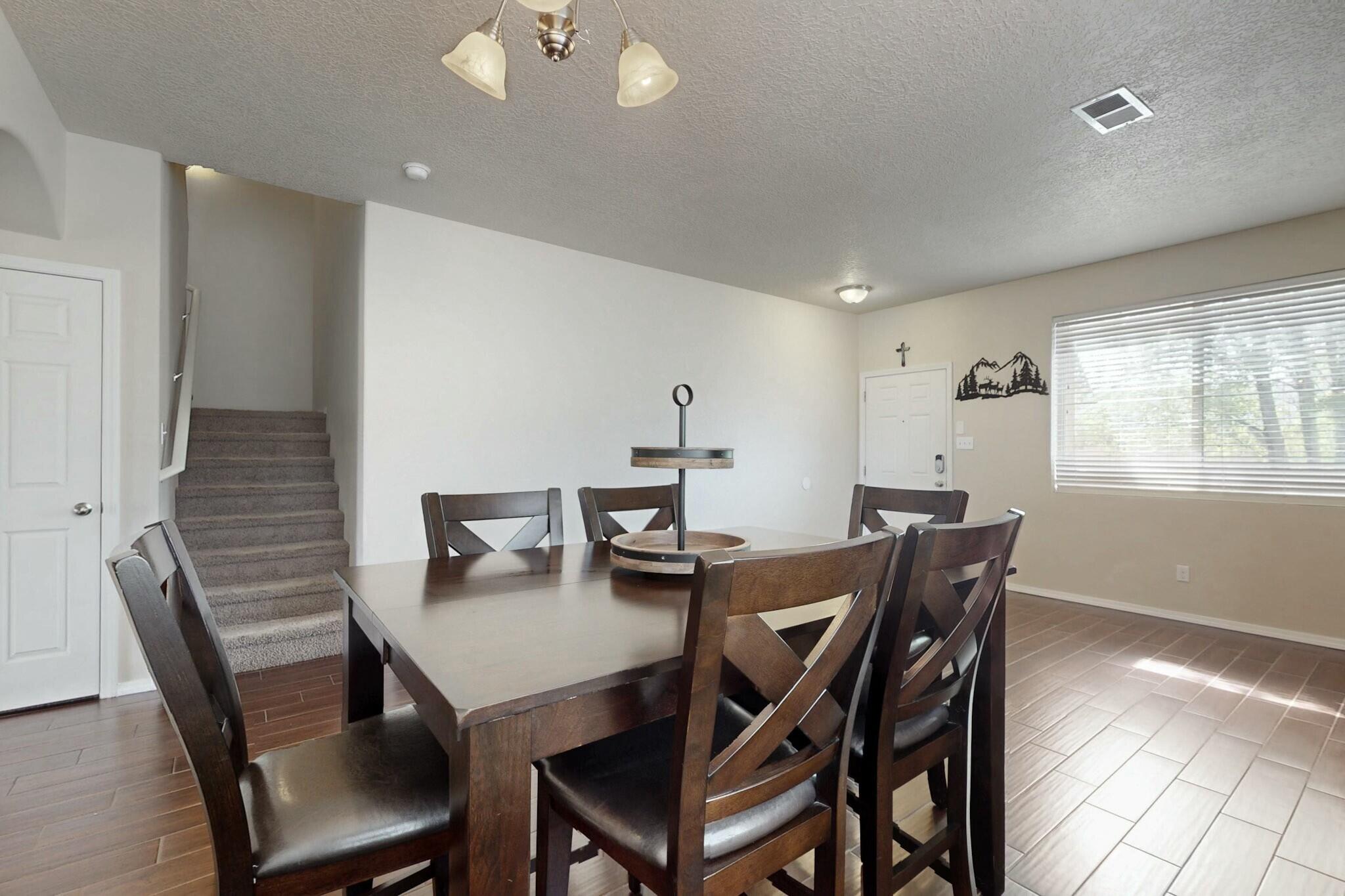 1842 BUCKSKIN Loop NE