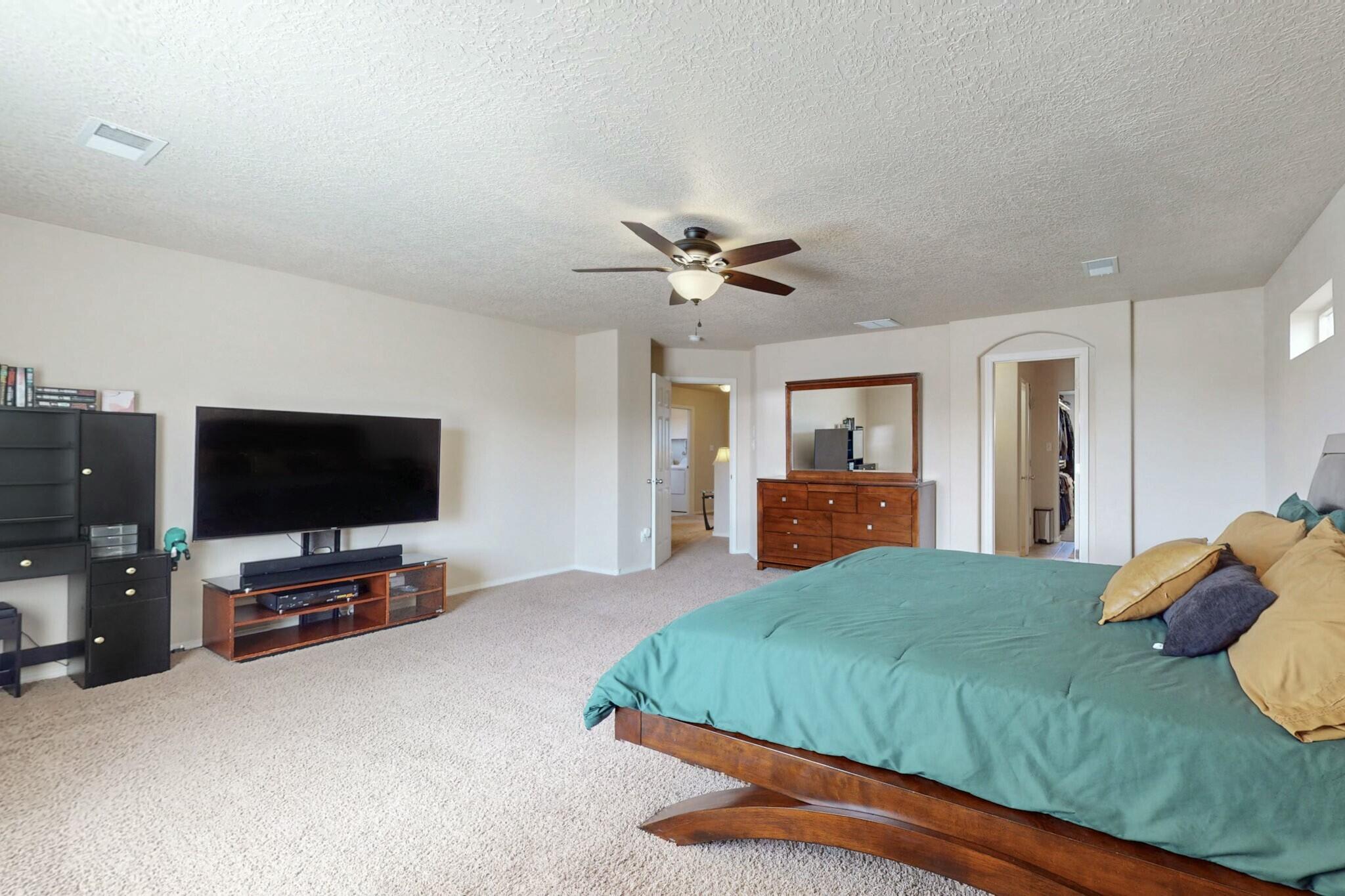 1842 BUCKSKIN Loop NE