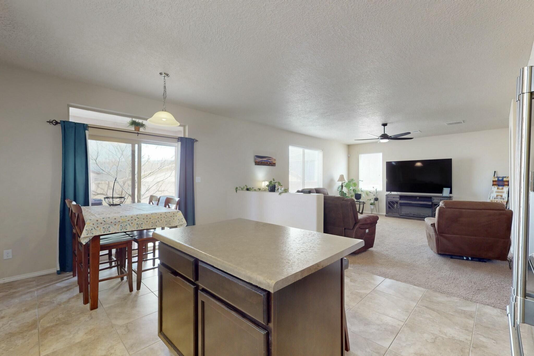 1842 BUCKSKIN Loop NE