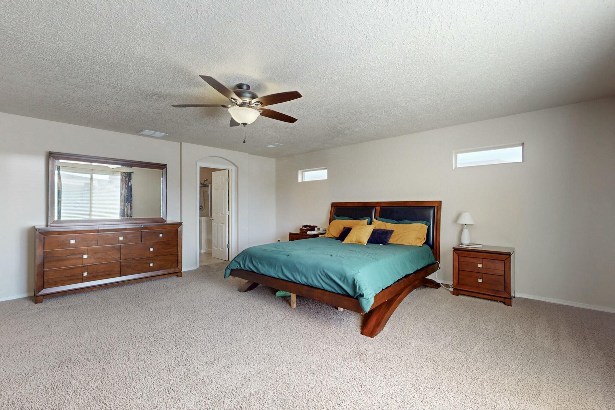 1842 BUCKSKIN Loop NE