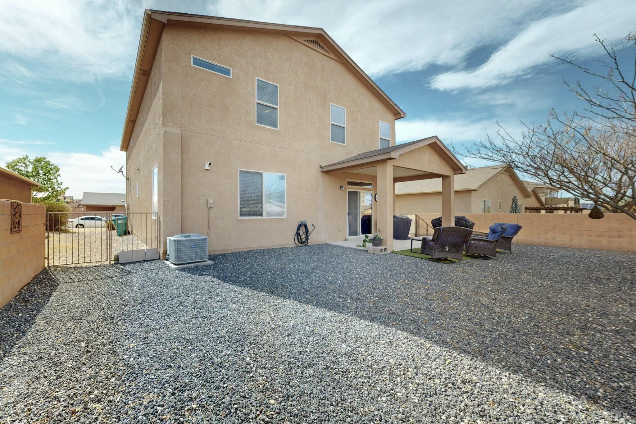 1842 BUCKSKIN Loop NE
