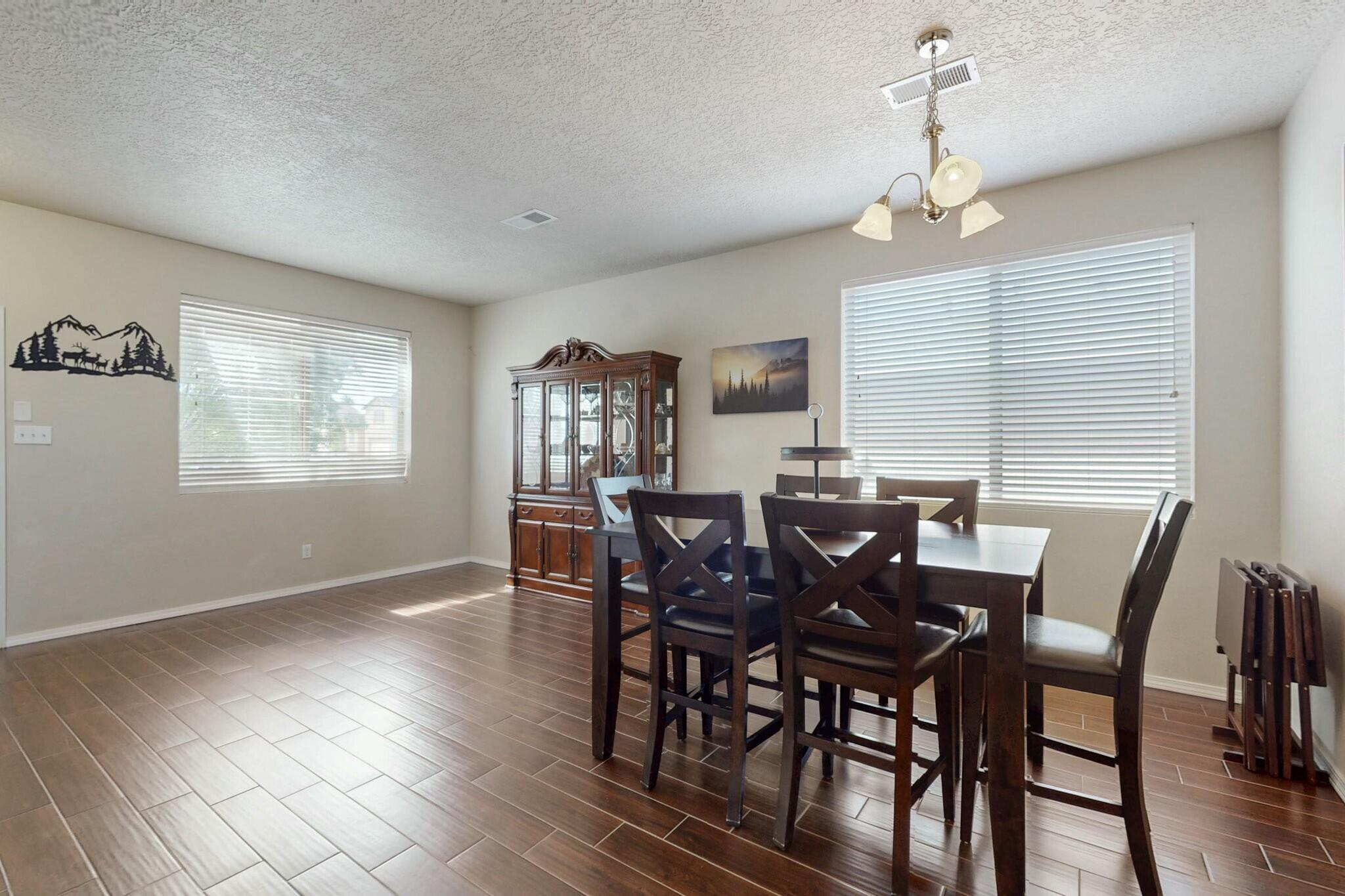 1842 BUCKSKIN Loop NE