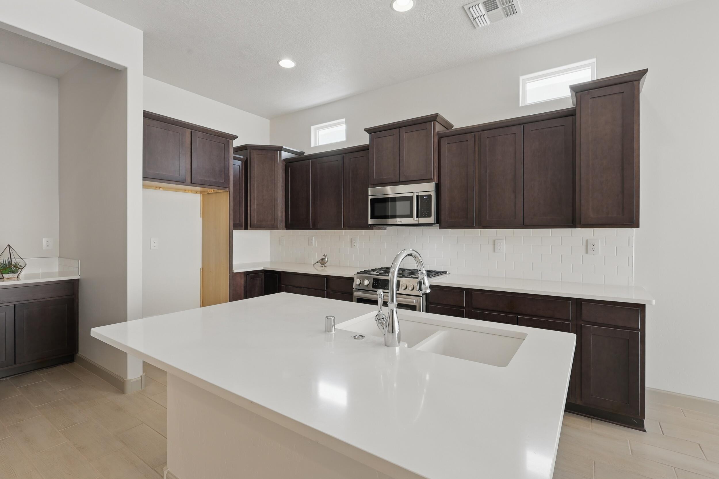 1712 TESORO Loop NW
