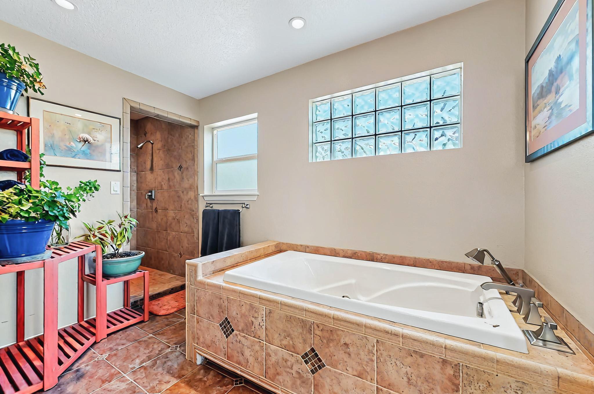 4912 CAMINO DE MONTE NE