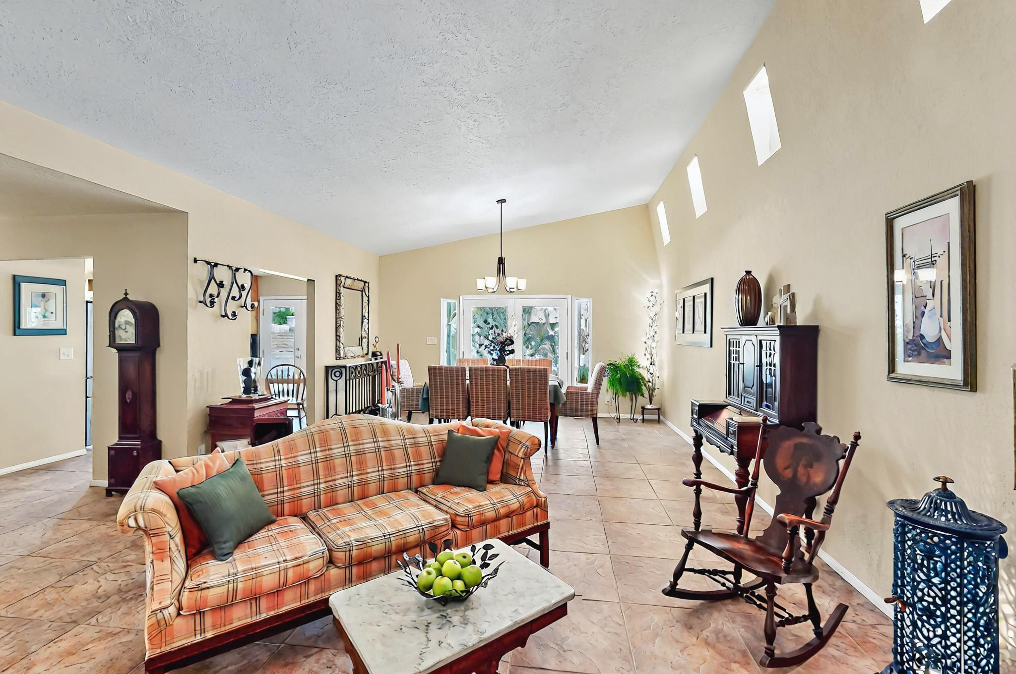 4912 CAMINO DE MONTE NE