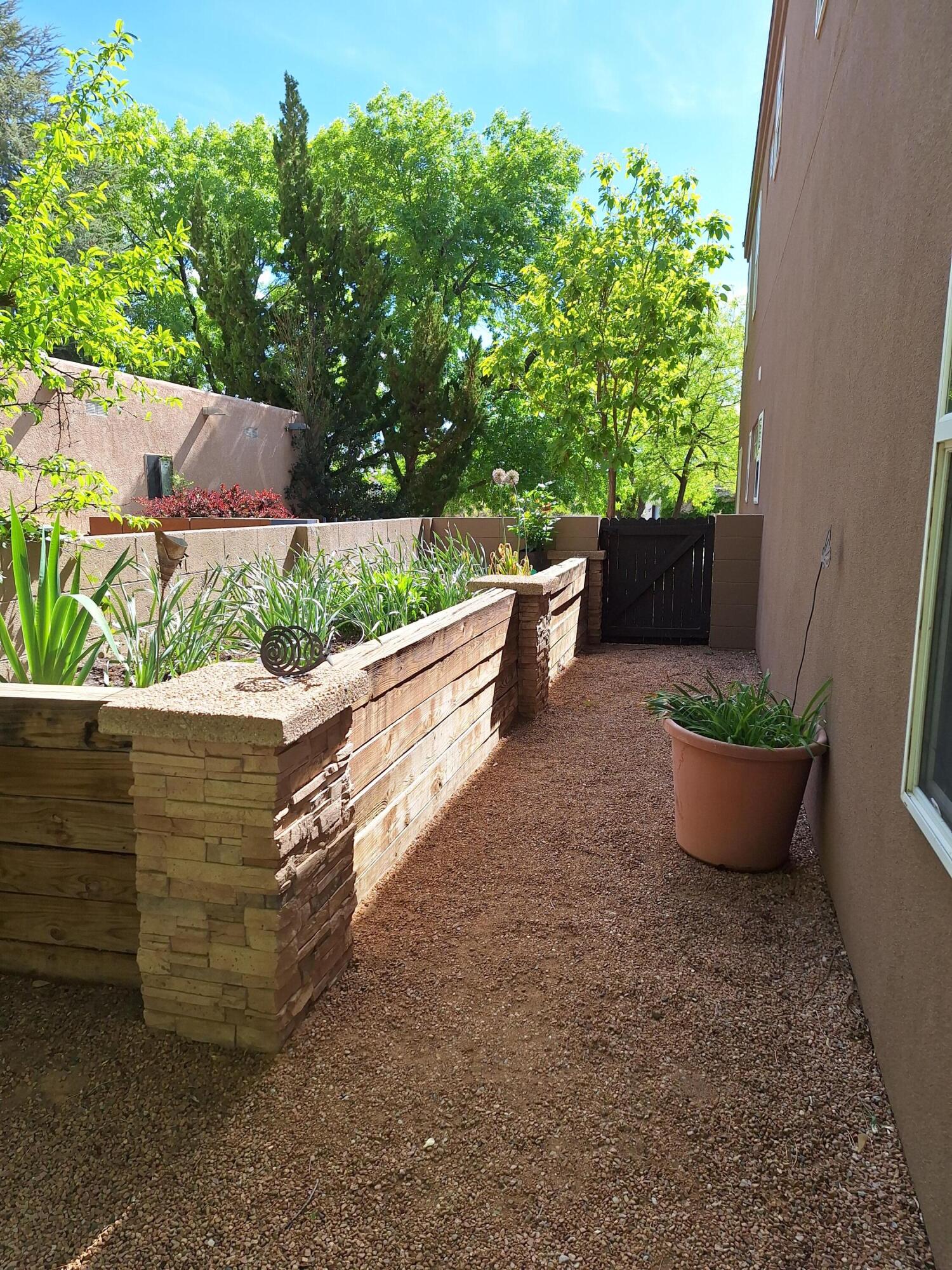 4912 CAMINO DE MONTE NE