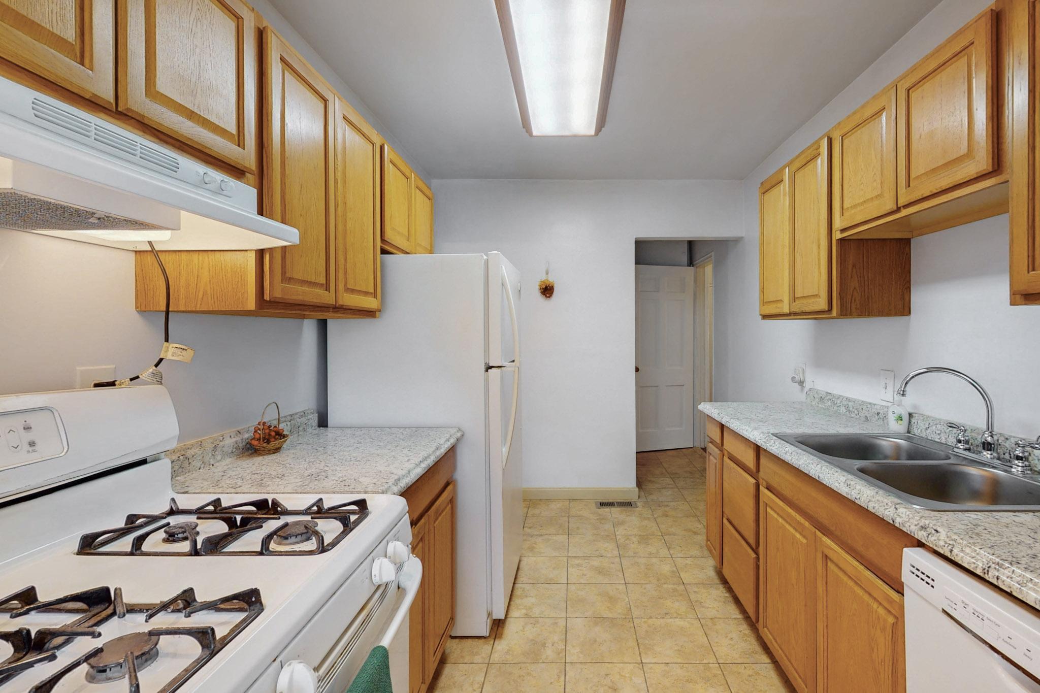 2005 MADEIRA Drive NE